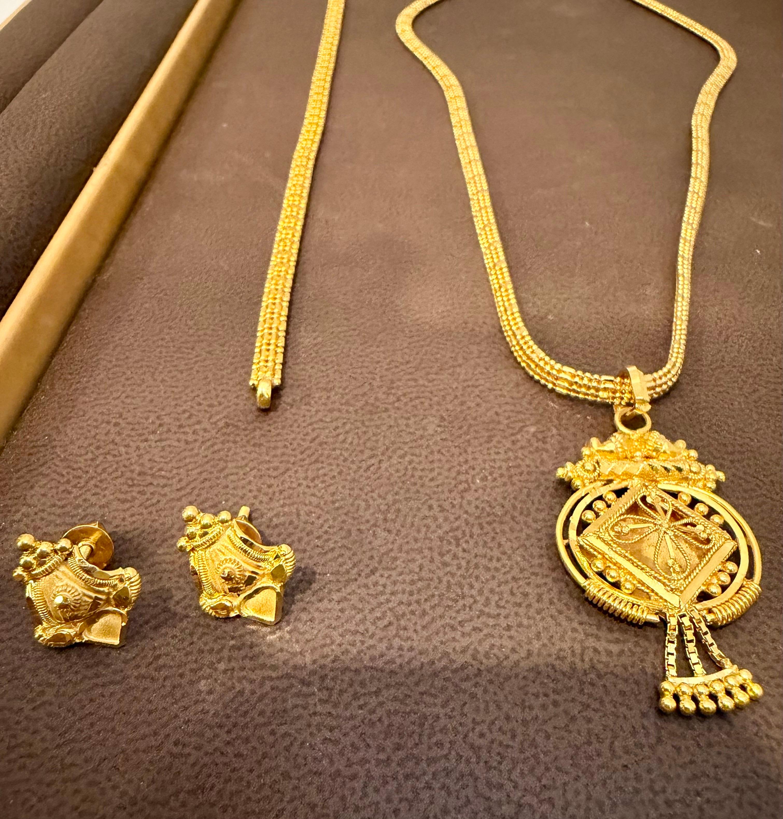 30.8 Gm 22 Kilates Oro Amarillo Pendiente , Pulsera y Cadena + Colgante Suite Nupcial en venta 5