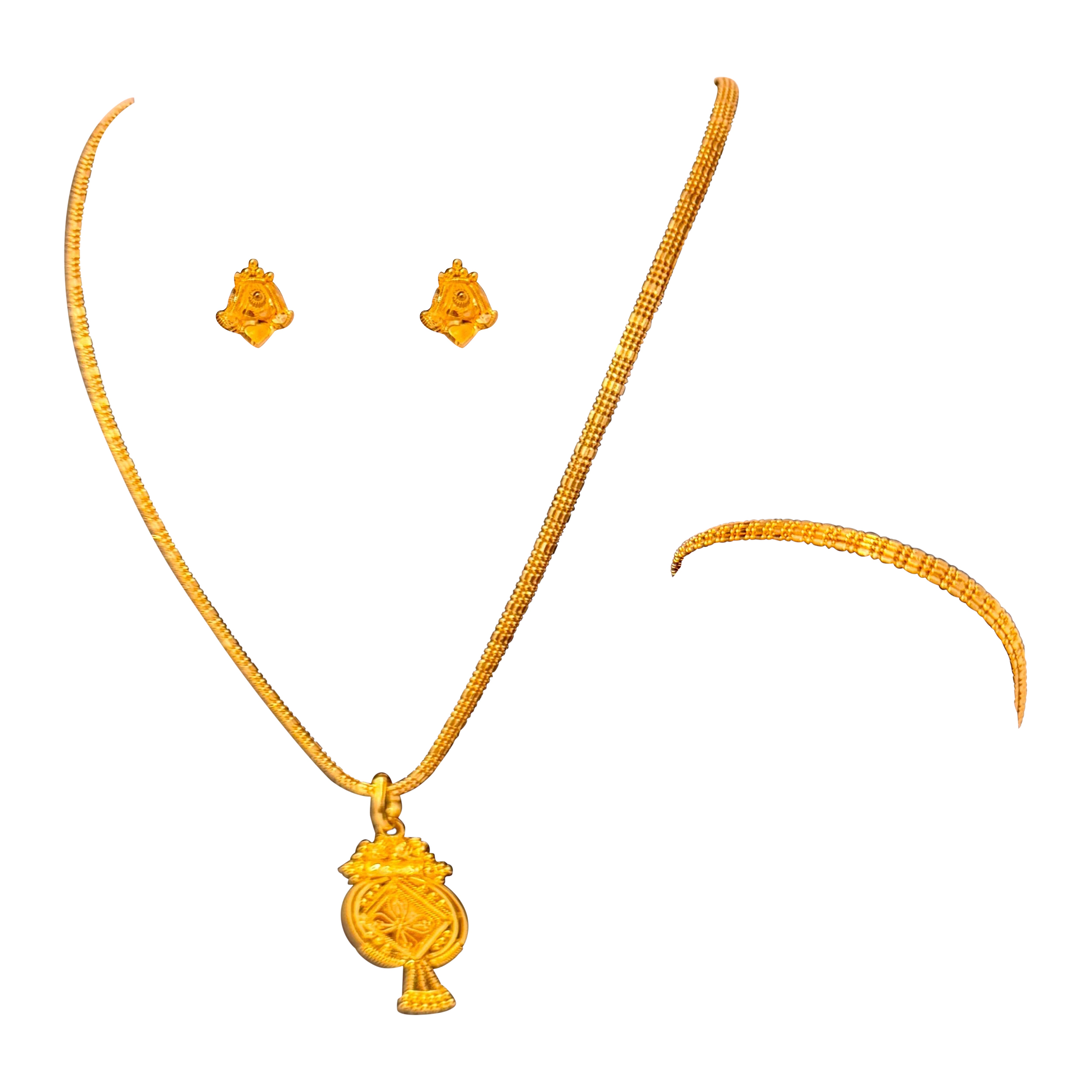 30.8 Gm 22 Kilates Oro Amarillo Pendiente , Pulsera y Cadena + Colgante Novias  Suite
El juego de 4 piezas incluye una cadena , un colgante , una pulsera y unos pendientes
Uno de nuestros collares premium  de nuestra colección Nupcial.
La talla del