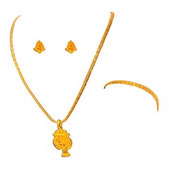 30.8 Gm 22 Karat Yellow Gold Earring , Bracelet & Chain + Pendant Bridal Suite