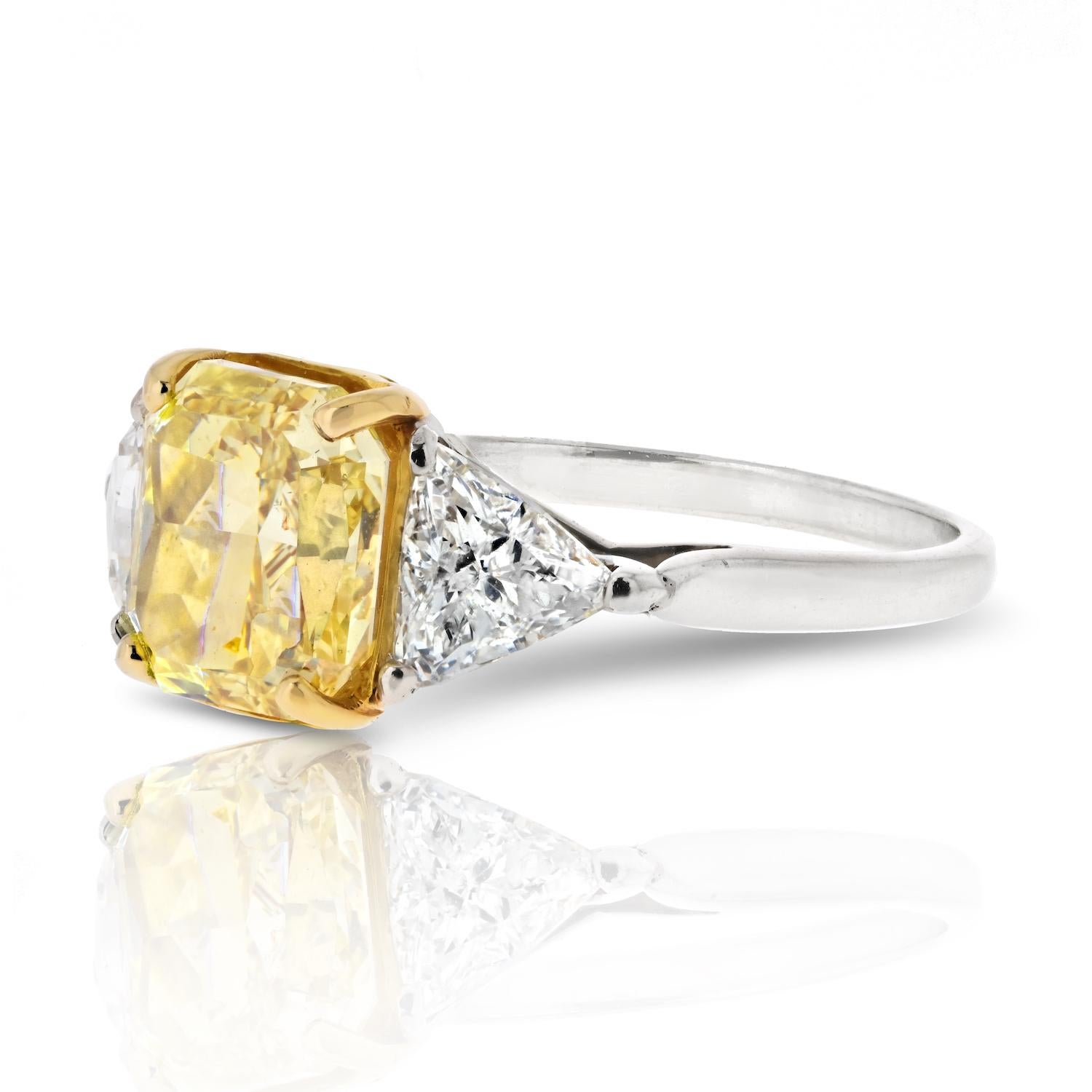 Modern 3.08ct Radiant Cut Fancy Yellow VVS2 GIA Diamond Engagement Ring For Sale