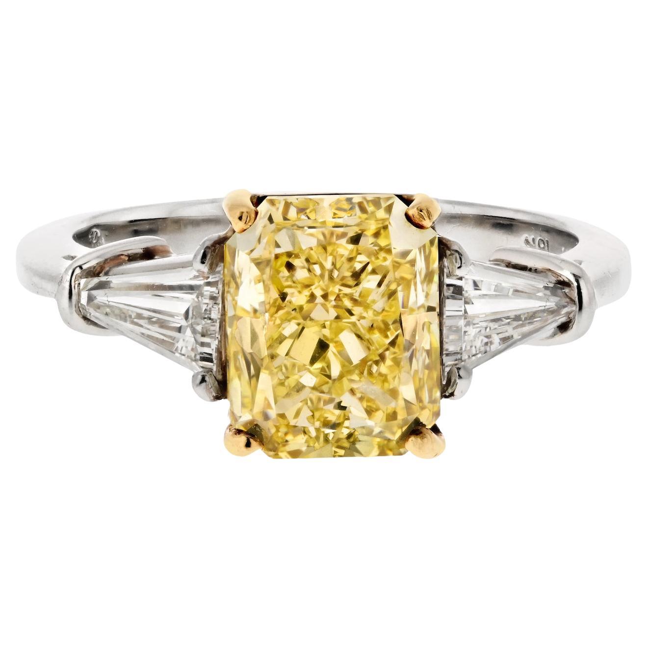 3.08ct Radiant Cut Fancy Yellow VVS2 GIA Diamond Engagement Ring For Sale