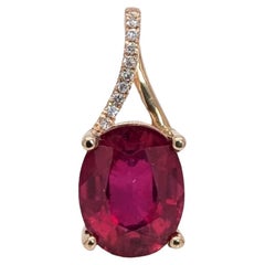 Ciondolo con diamante e rubino del Madagascar da 3,08 carati in oro giallo 14K  Ovale 9x7mm