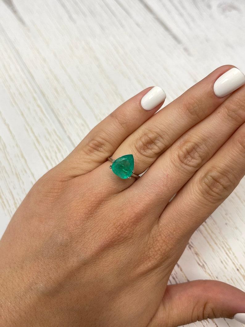 Émeraude colombienne verte épaisse de 3,09 carats 12x10, taille poire, larme de naissance de mai en vente 3