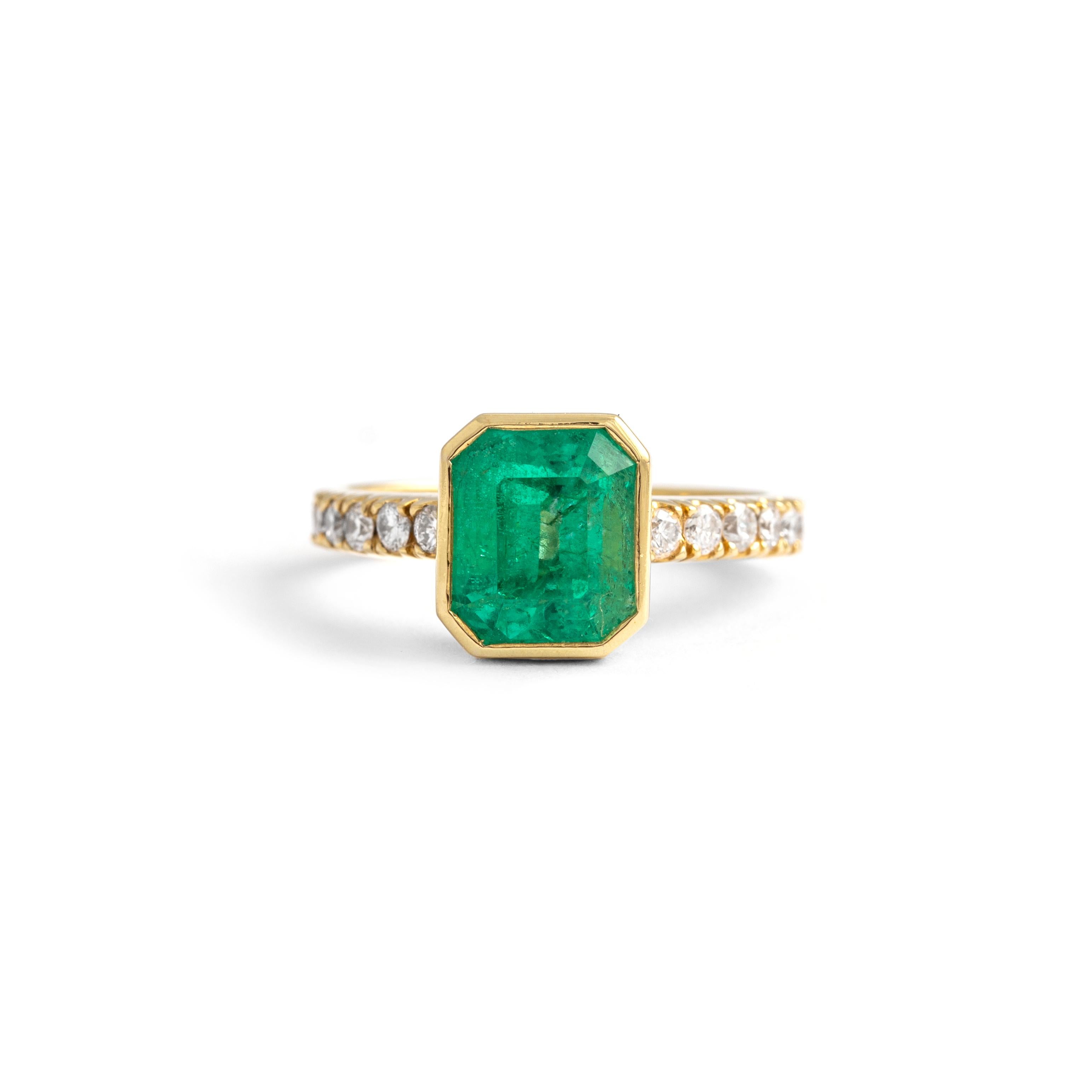 Art Deco 3.09 Carat Colombian Emerald Ring For Sale