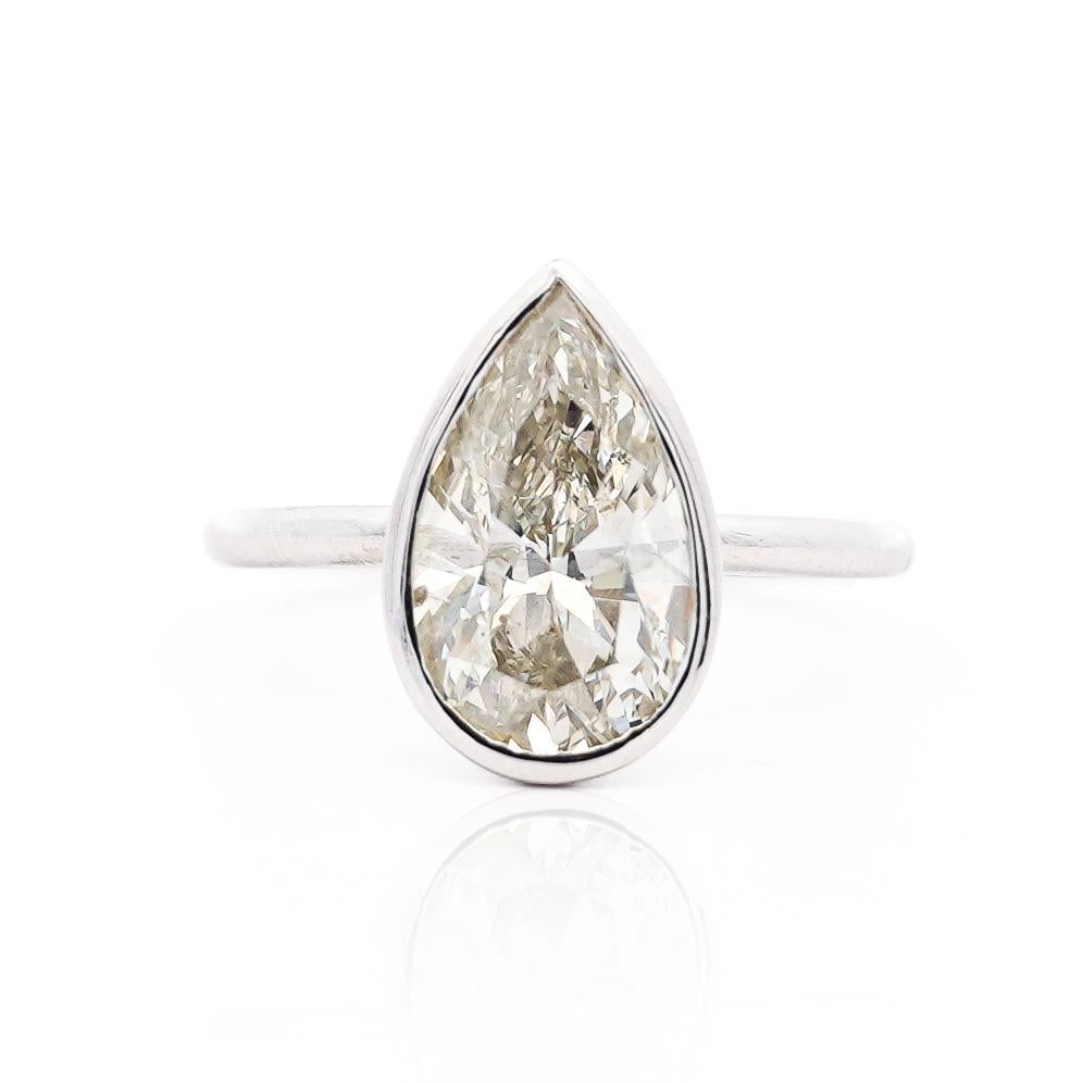 3.09 Carat Diamond Pear-Cut Bezel Set White Gold Solitaire Engagement Ring For Sale 1