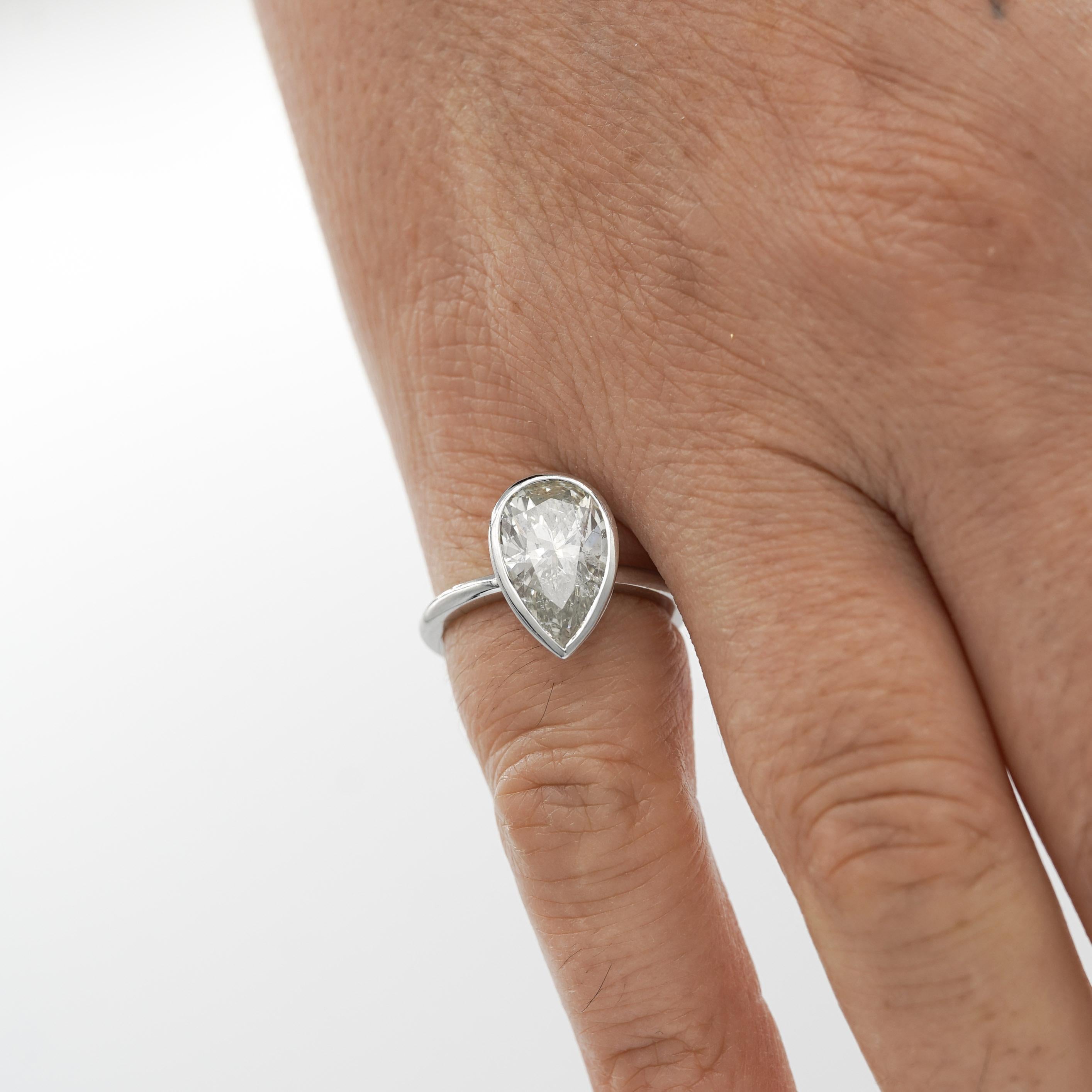 3.09 Carat Diamond Pear-Cut Bezel Set White Gold Solitaire Engagement Ring For Sale 2