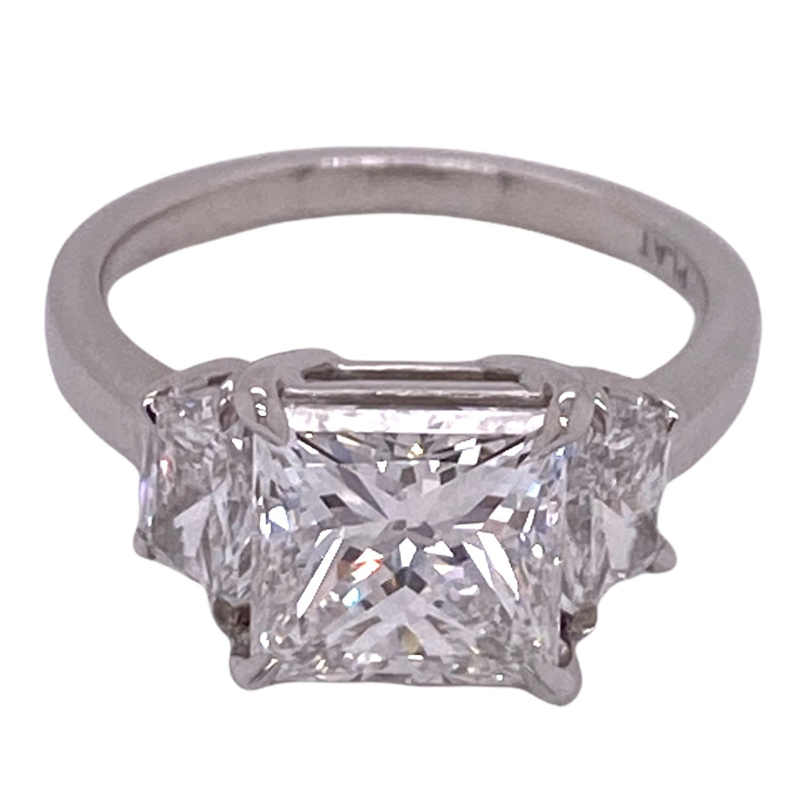Modern 3.09 Carat Princess Cut Diamond Platinum 3 Stone Engagement Ring E/SI1 GIA