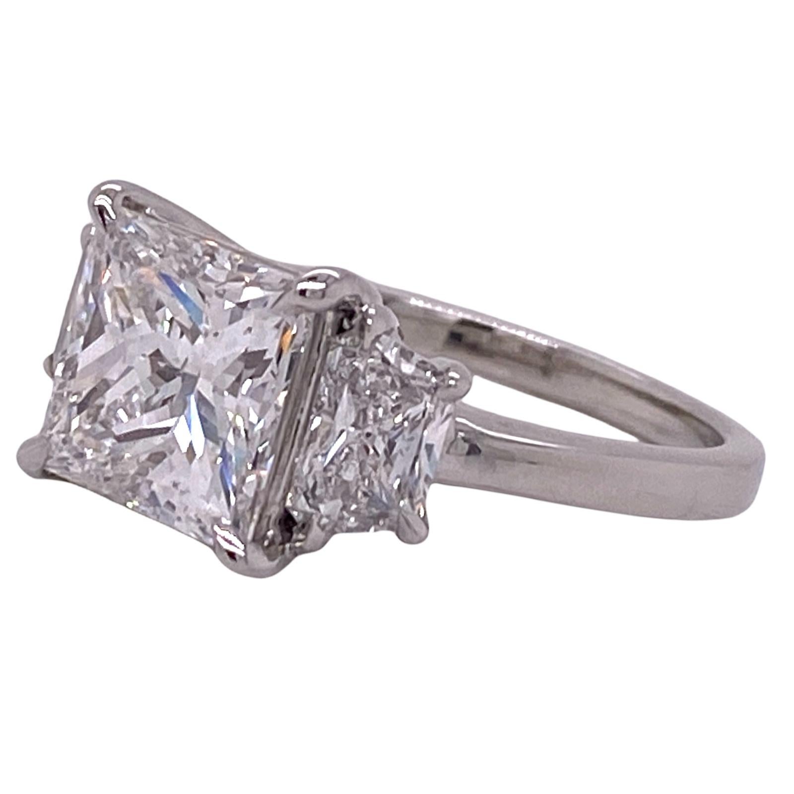 3.09 Carat Princess Cut Diamond Platinum 3 Stone Engagement Ring E/SI1 GIA In Excellent Condition In Boca Raton, FL