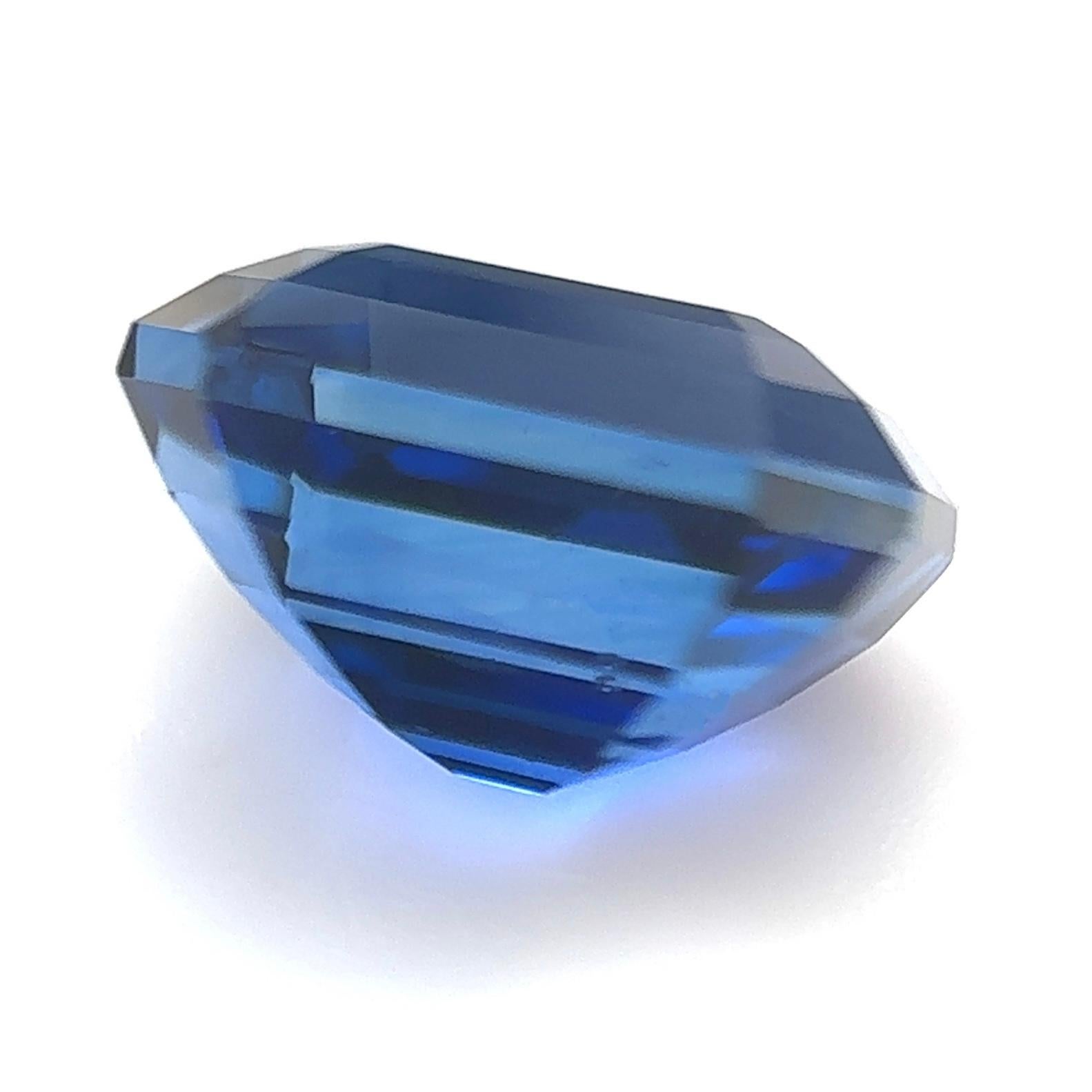 Octagon Cut 3.09 Carat Royal Blue Natural Sapphire Loose Stone Octagon(Customization Option) For Sale