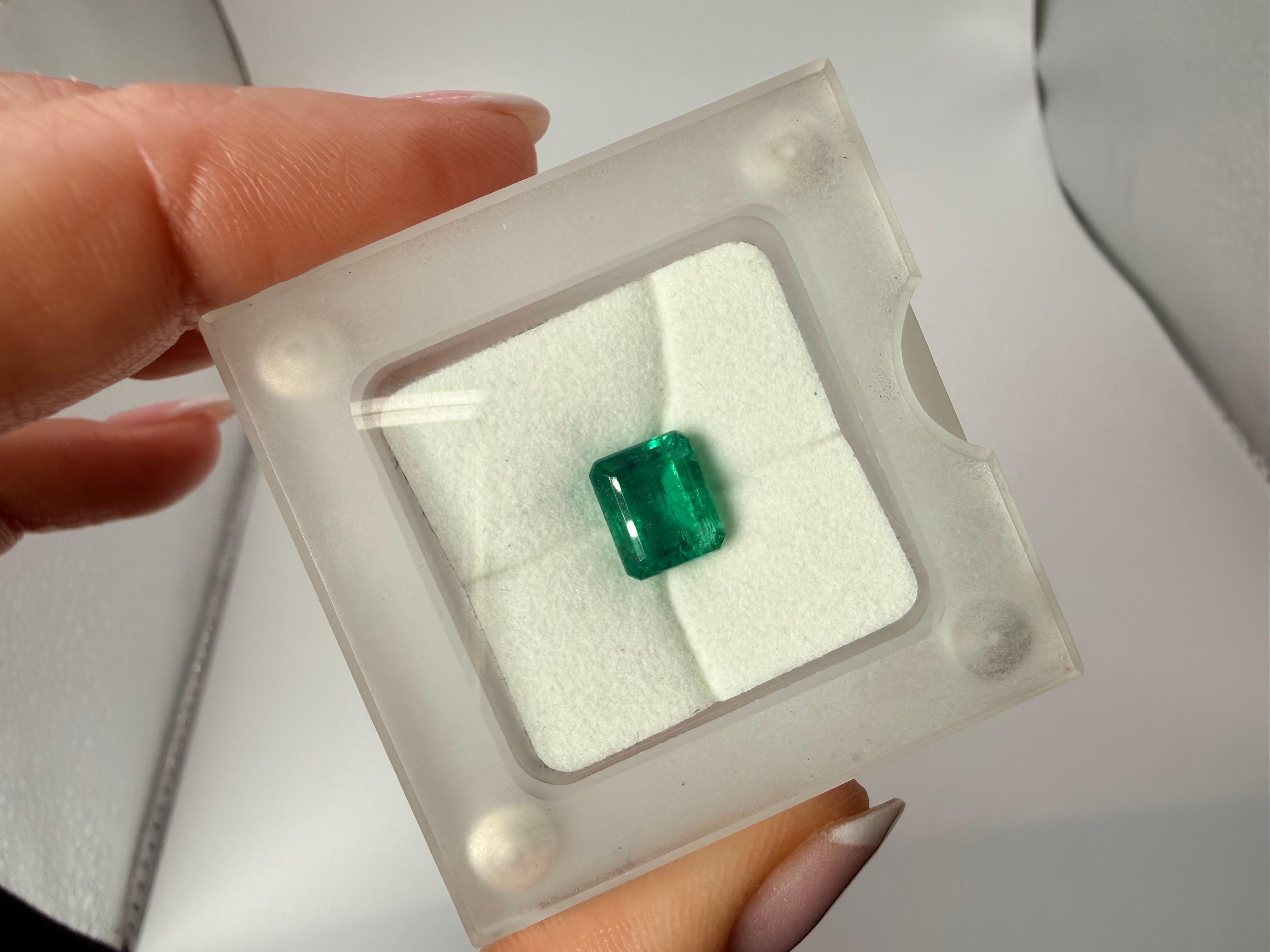 3,09 Karat loser natürlicher Smaragd unbehandelt (Smaragdschliff) im Angebot