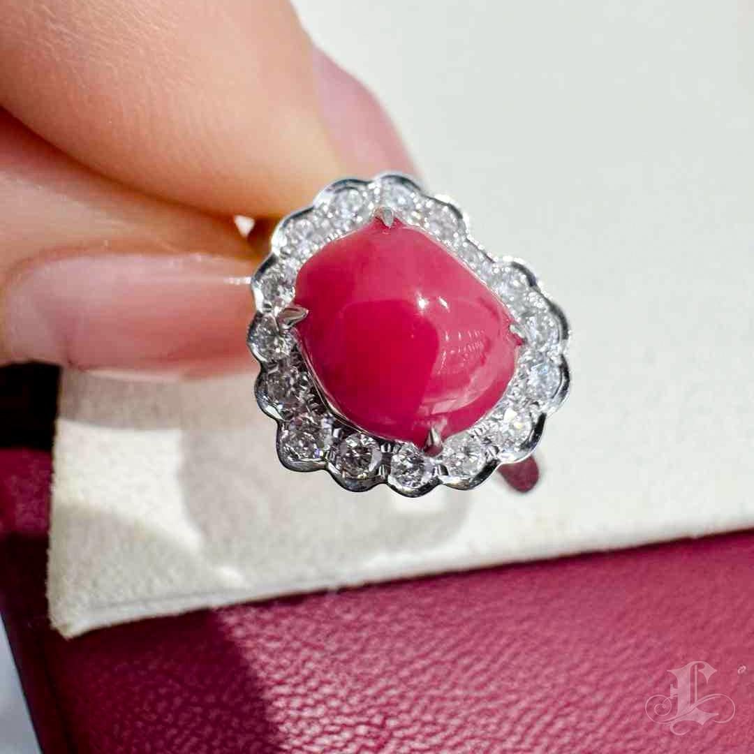 18k White Gold 0.36ct Diamond 3.09 ct Aurora Heart Conch Pearl Delight Ring 4