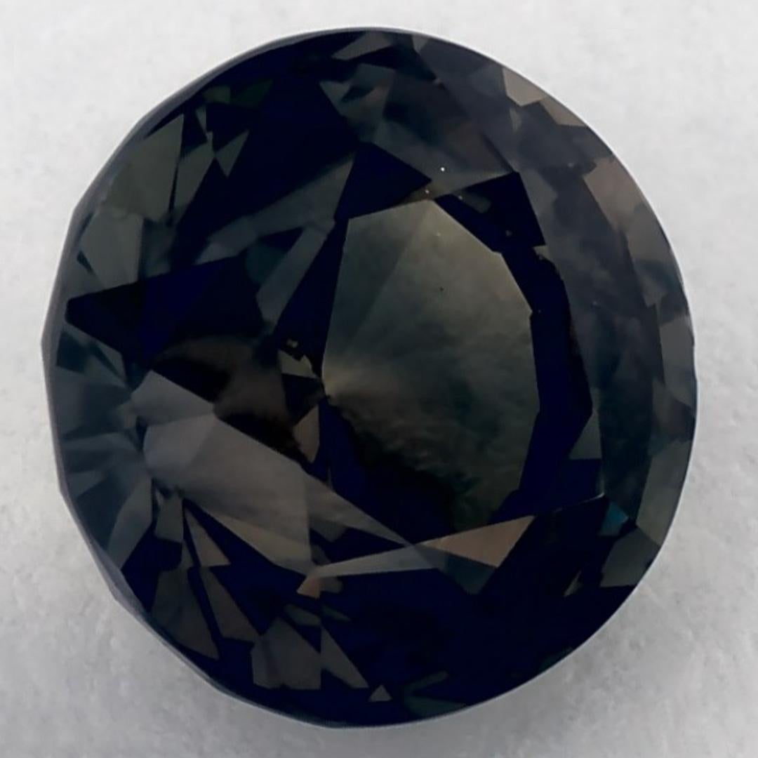 Ce saphir vert naturel offre élégance et sophistication. Avec sa riche saturation de couleurs et sa coupe précise, il constitue la pièce maîtresse parfaite pour une bague de fiançailles ou une conception de bijoux de luxe.

Ce saphir provient du Sri