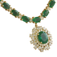 30.90 Carat Natural Emerald 14 Karat Solid Yellow Gold Diamond Necklace