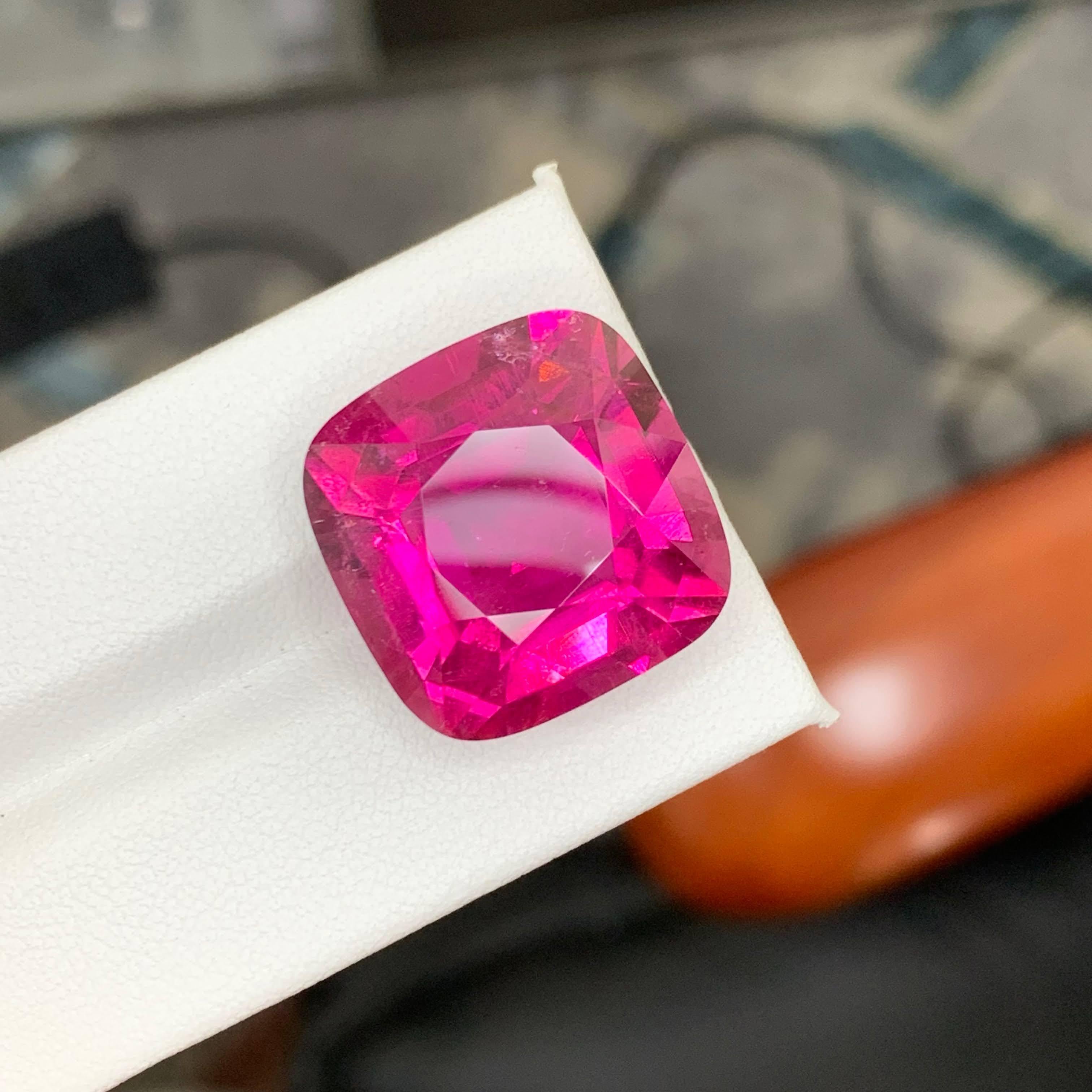 30.90 Carat Natural Loose Quality Rubelite Tourmaline Cushion Cut Afghan Gem en vente 4