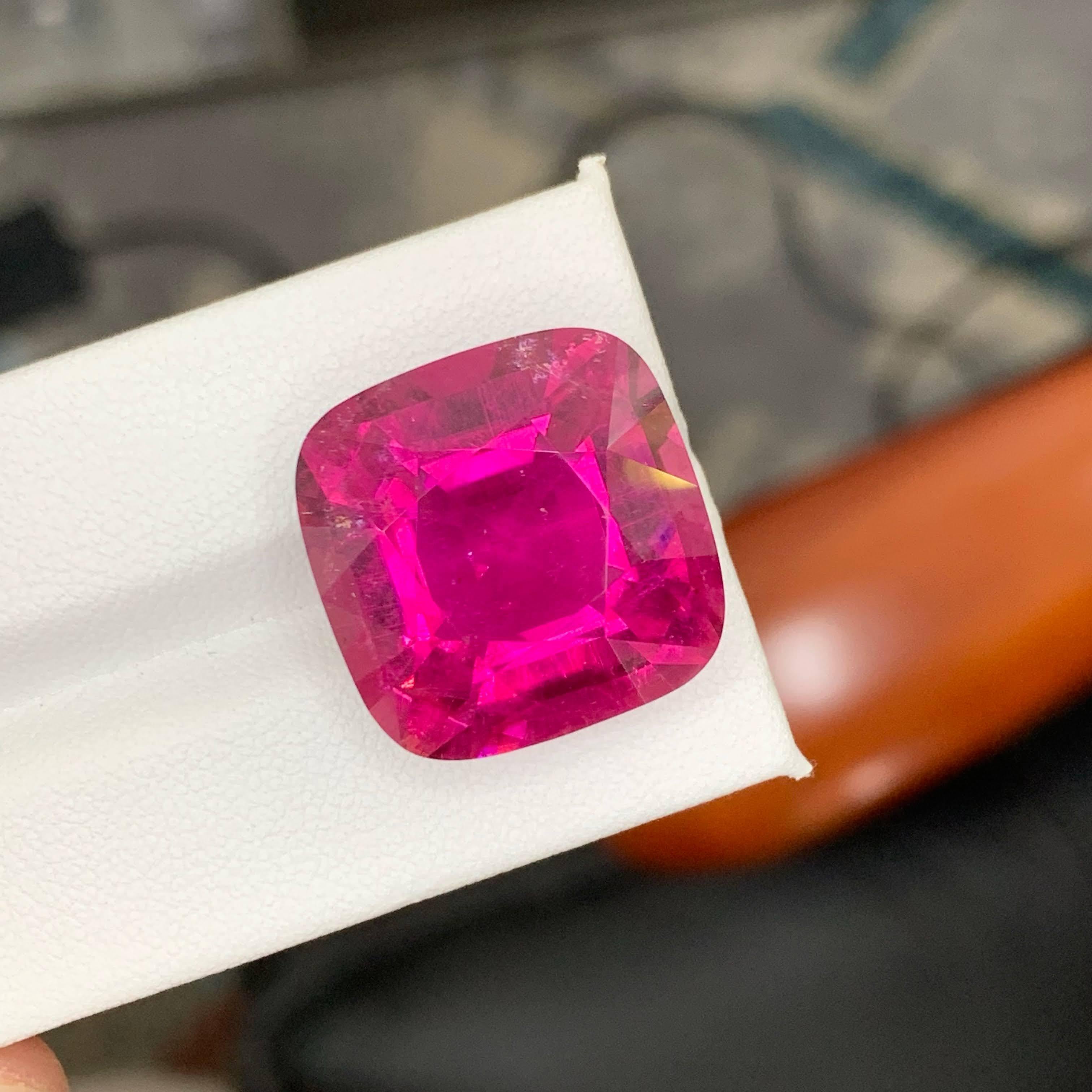 30.90 Carat Natural Loose Quality Rubelite Tourmaline Cushion Cut Afghan Gem en vente 5