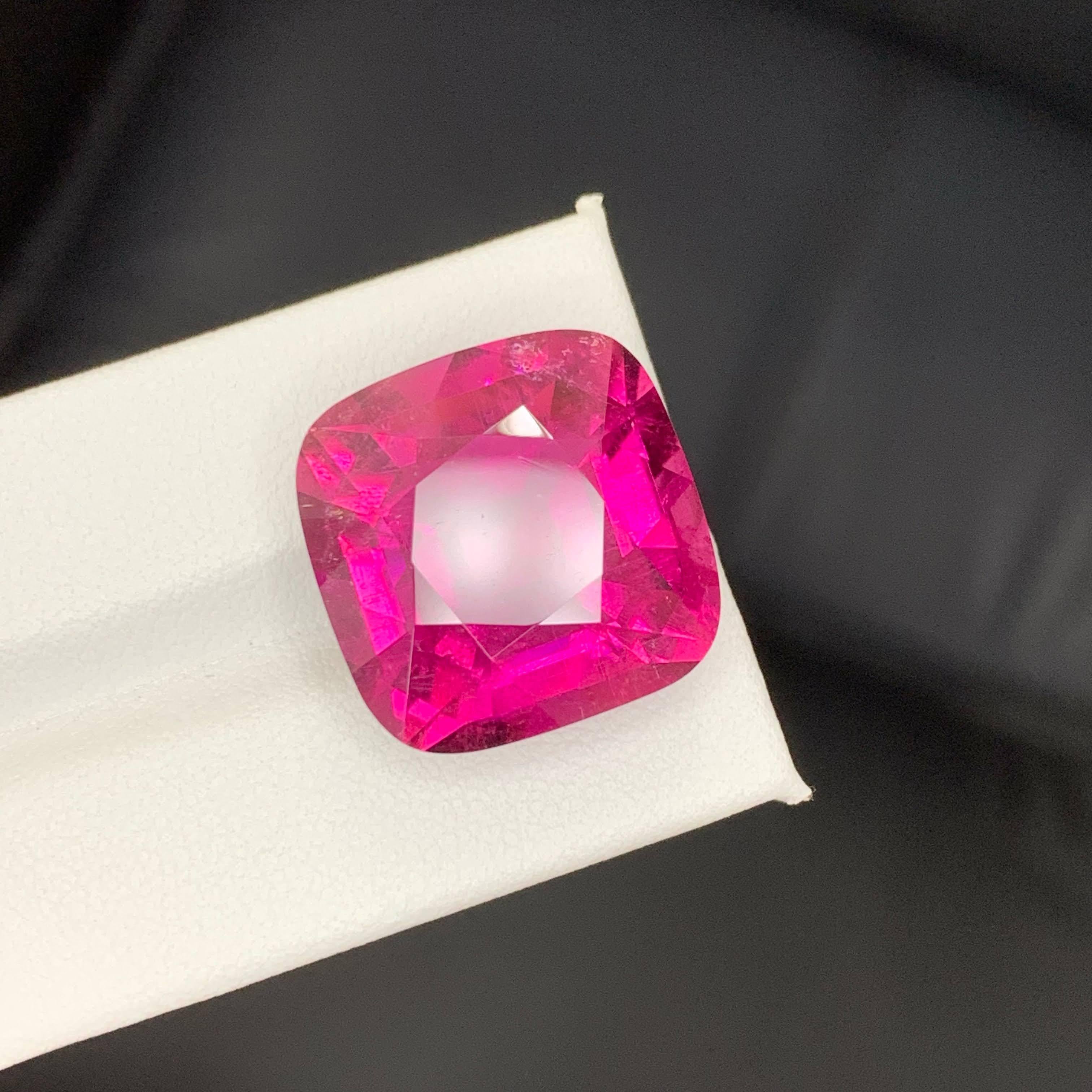 30.90 Carat Natural Loose Quality Rubelite Tourmaline Cushion Cut Afghan Gem en vente 1