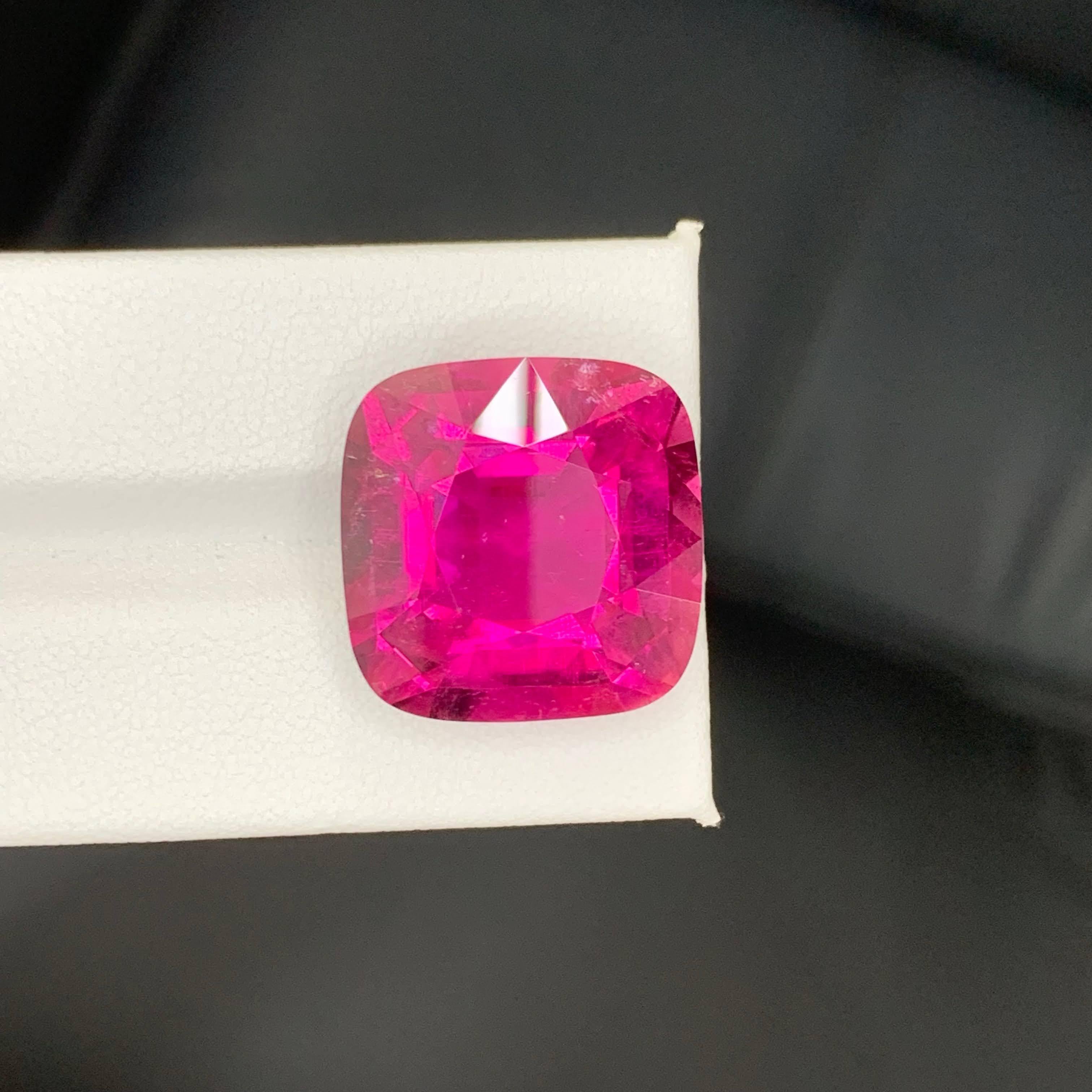30.90 Carat Natural Loose Quality Rubelite Tourmaline Cushion Cut Afghan Gem en vente 3