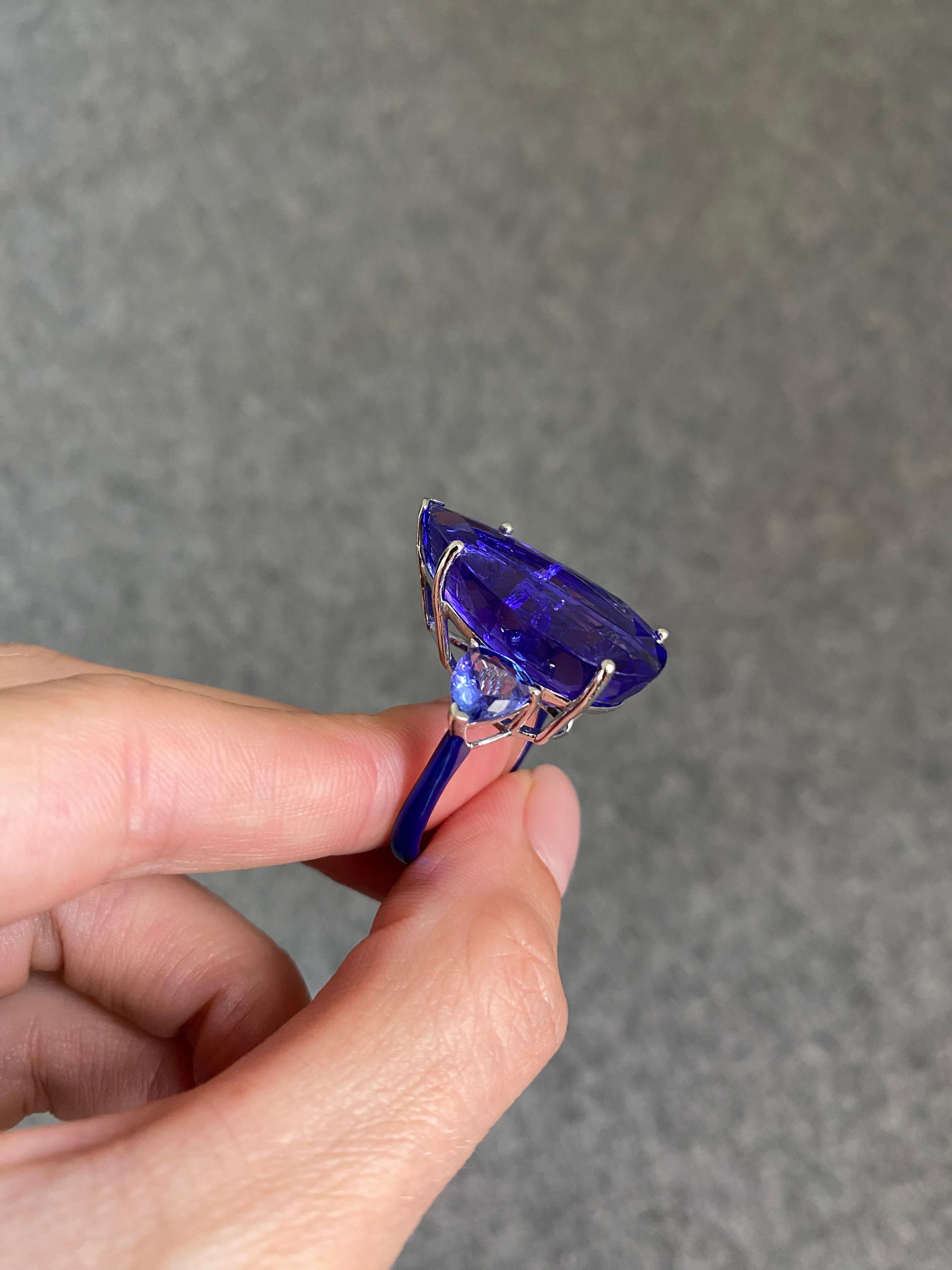 Women's or Men's 30.94 Carat Tanzanite and Enamel Three Stone Cocktail Ring in 18K Gold For Sale