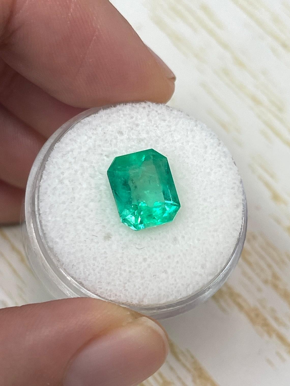 3.09ct Electric Yellowish Green Colombian Emerald 10x8mm Emerald Cut May In New Condition For Sale In Jupiter, FL