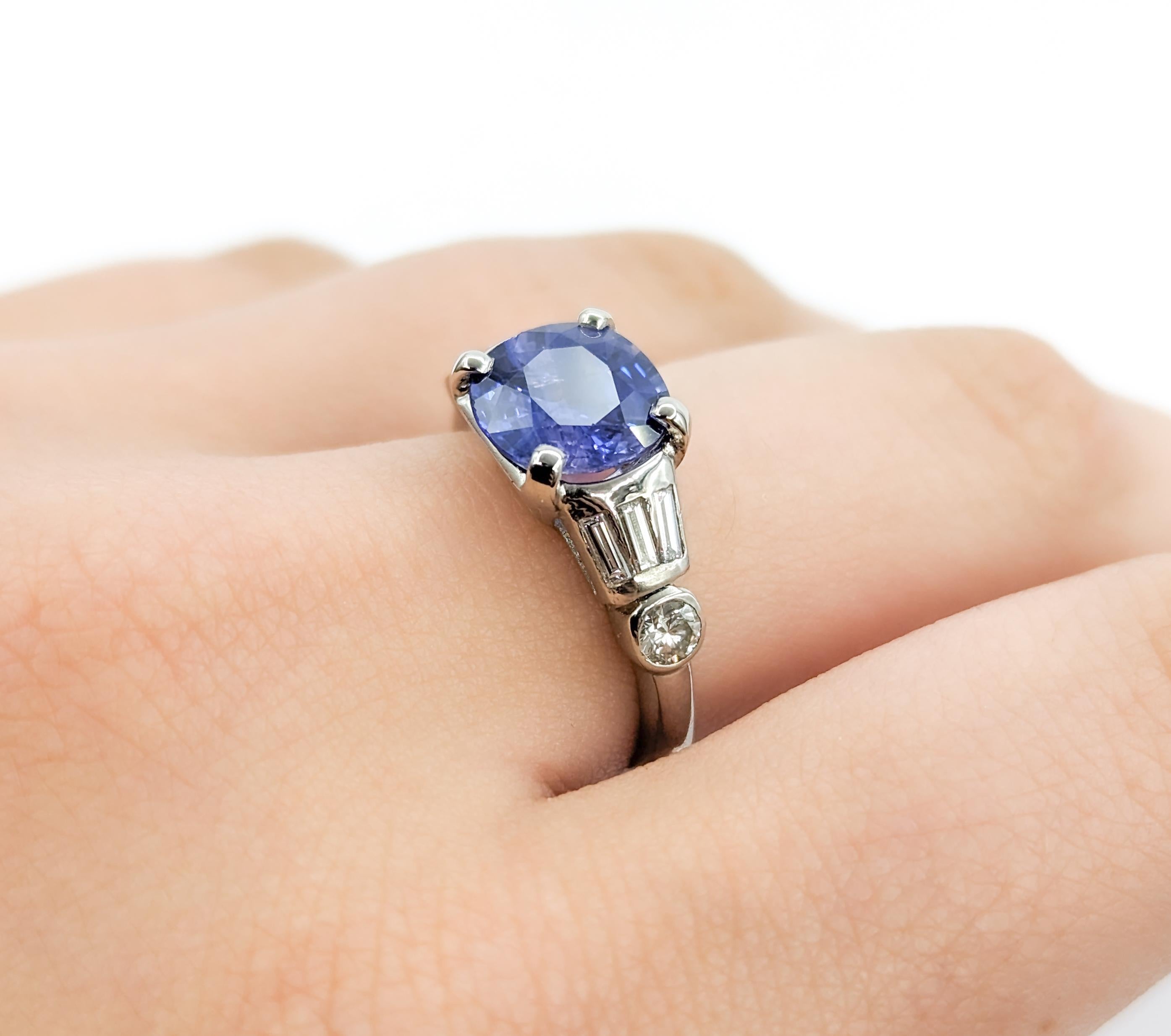 3,09ct Indigo Saphir in Platin (Ovalschliff)