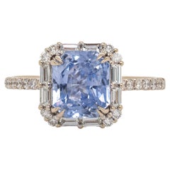 Anello con zaffiro blu fiordaliso da 3,09 carati e diamanti accentati in oro massiccio 14K
