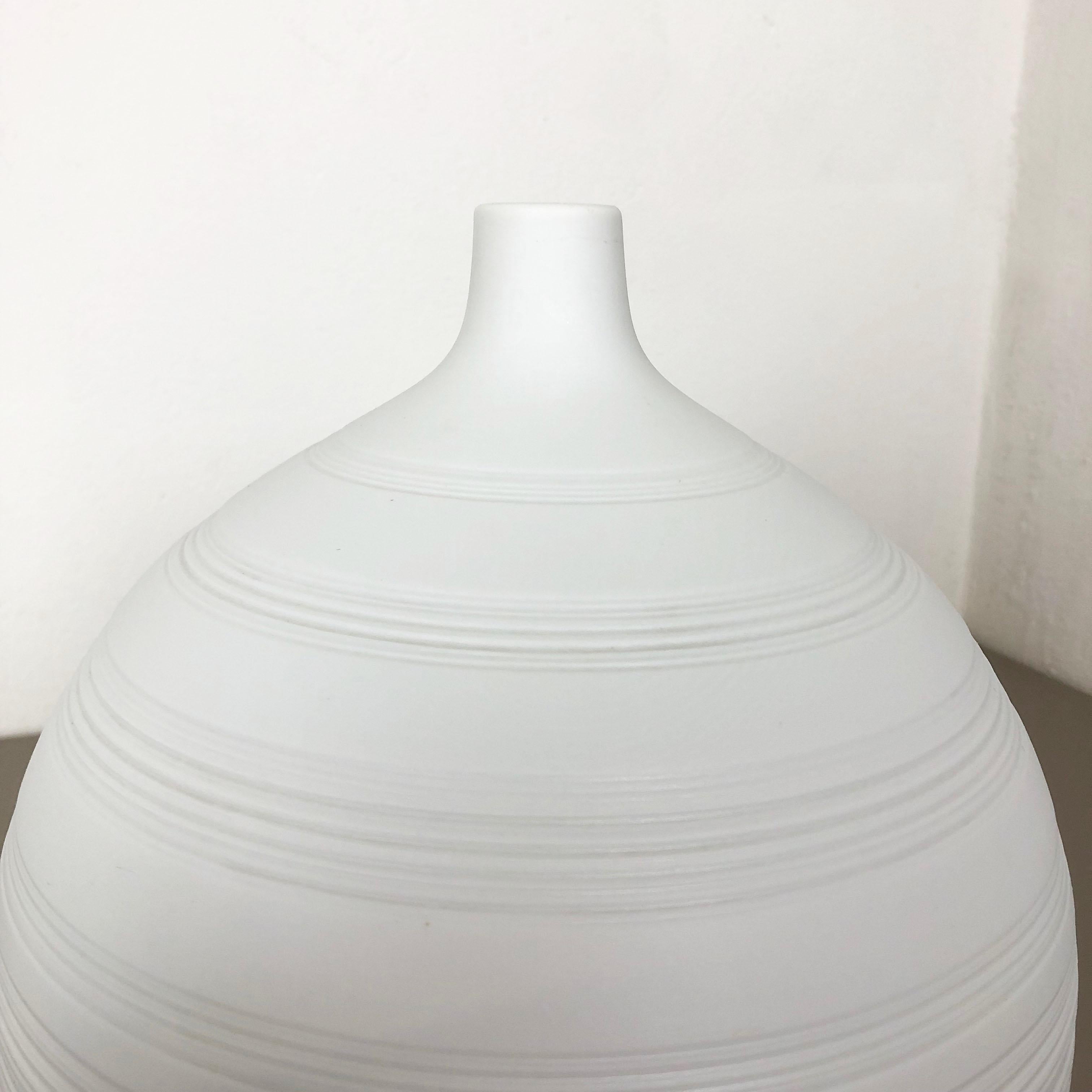 20th Century OP Art Vase Biscuit Porcelain by Hans Achtziger for Hutschenreuther, 1970s For Sale