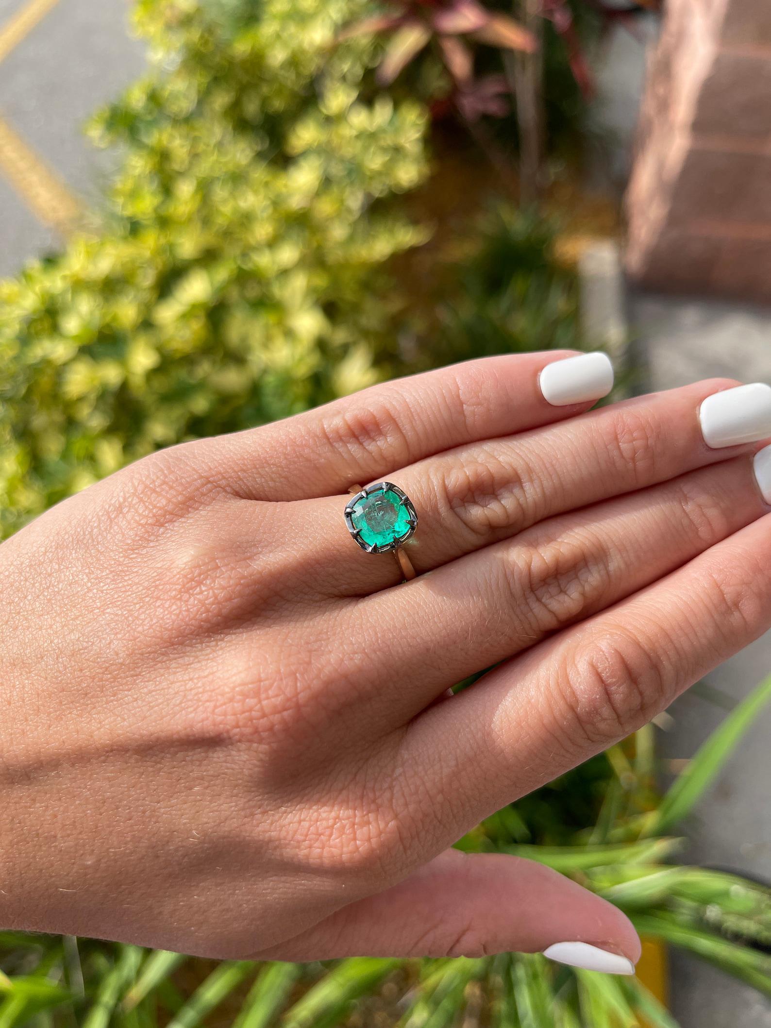 Taille coussin 3.0ct 14K Colombian Emerald-Cushion Cut Solitaire Gold Ring Black Rhodium Halo en vente