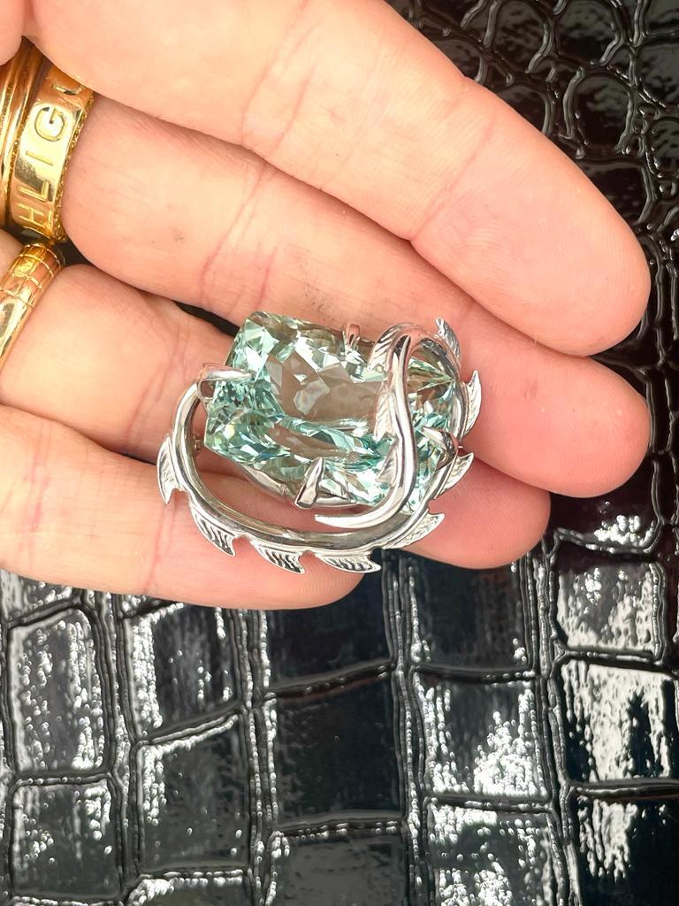 33ct Aquamarine Croc Dragon Brooch/pendant in 18ct white gold In New Condition For Sale In Brisbane, AU