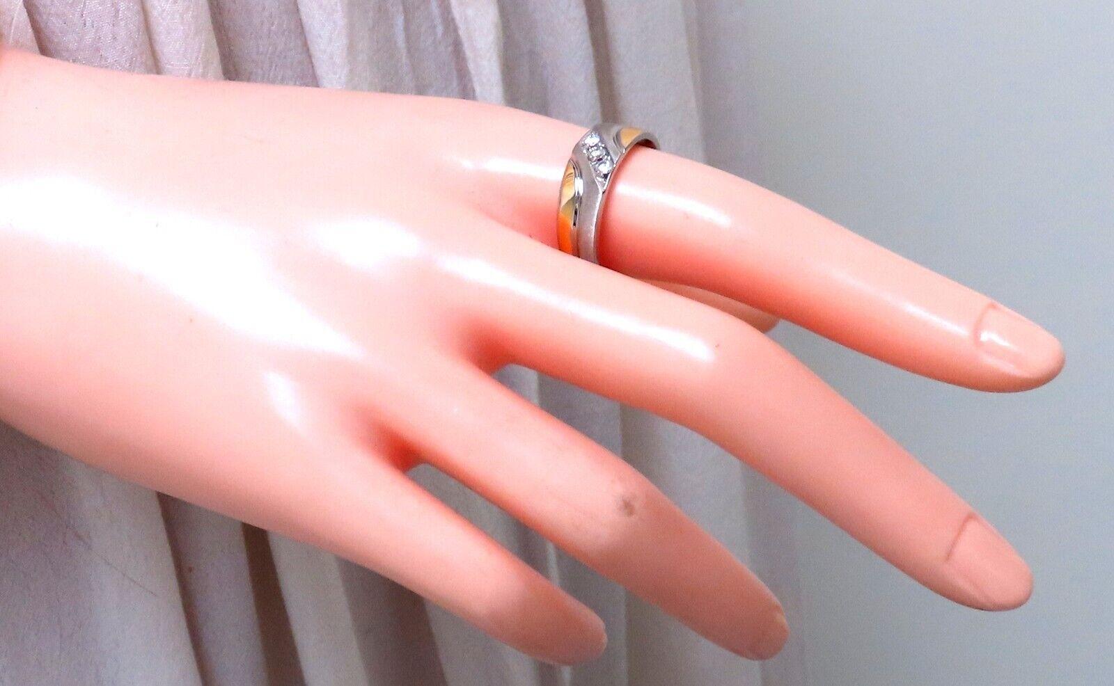 Uomo Anello tradizionale con diamante tondo naturale da uomo da .30ct. in oro 14kt in vendita