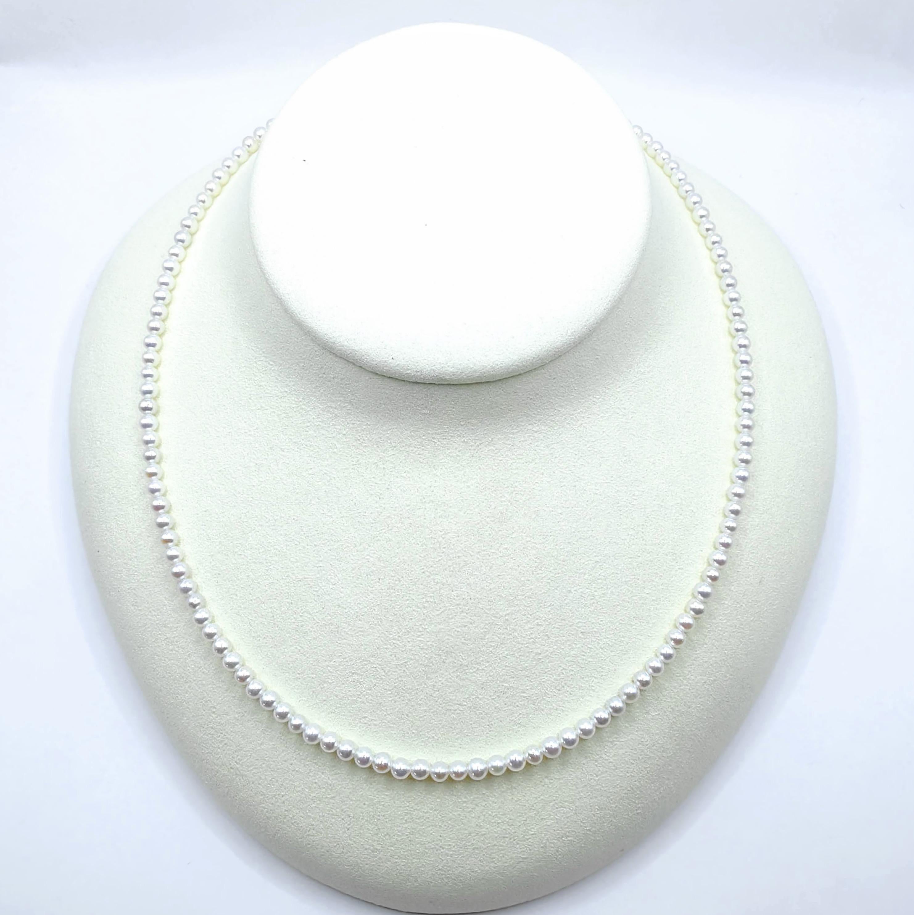 Collier de perles blanches rondes de 3,0 mm avec extension en or jaune 18K Neuf - En vente à Wan Chai District, HK