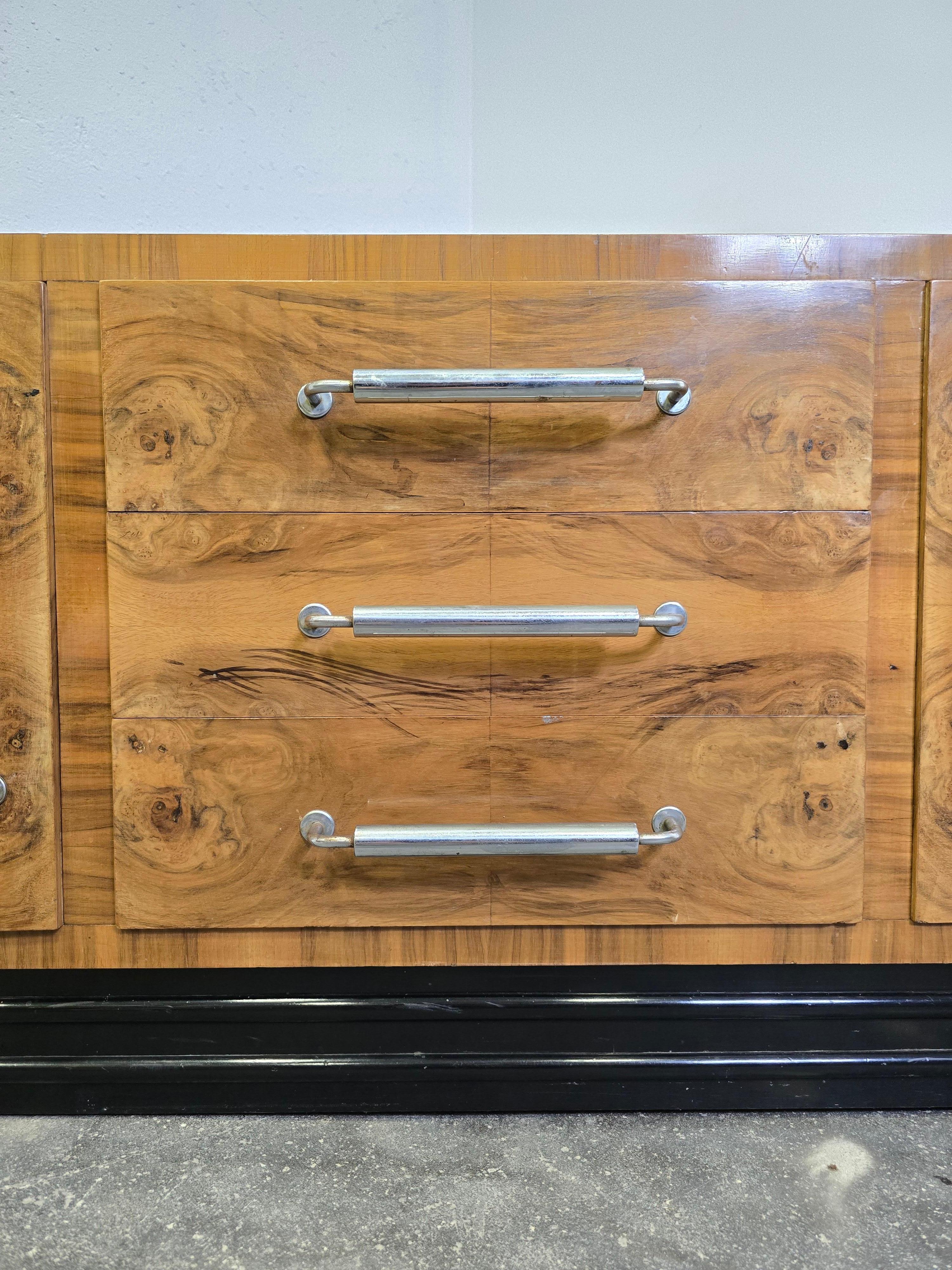 Armario Art Decó de los años 30 Austríaco en venta