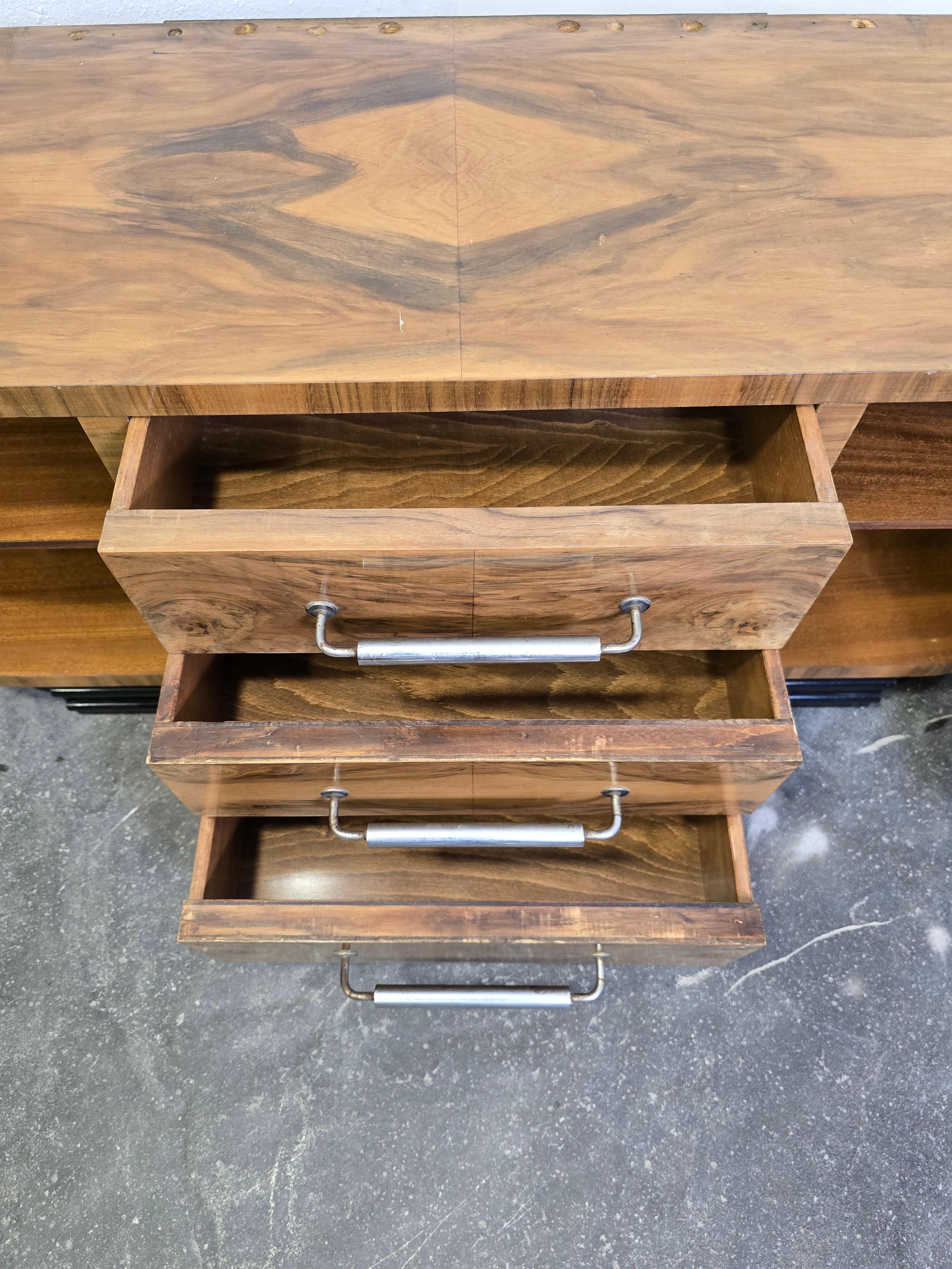 Armario Art Decó de los años 30 mediados del siglo XX en venta