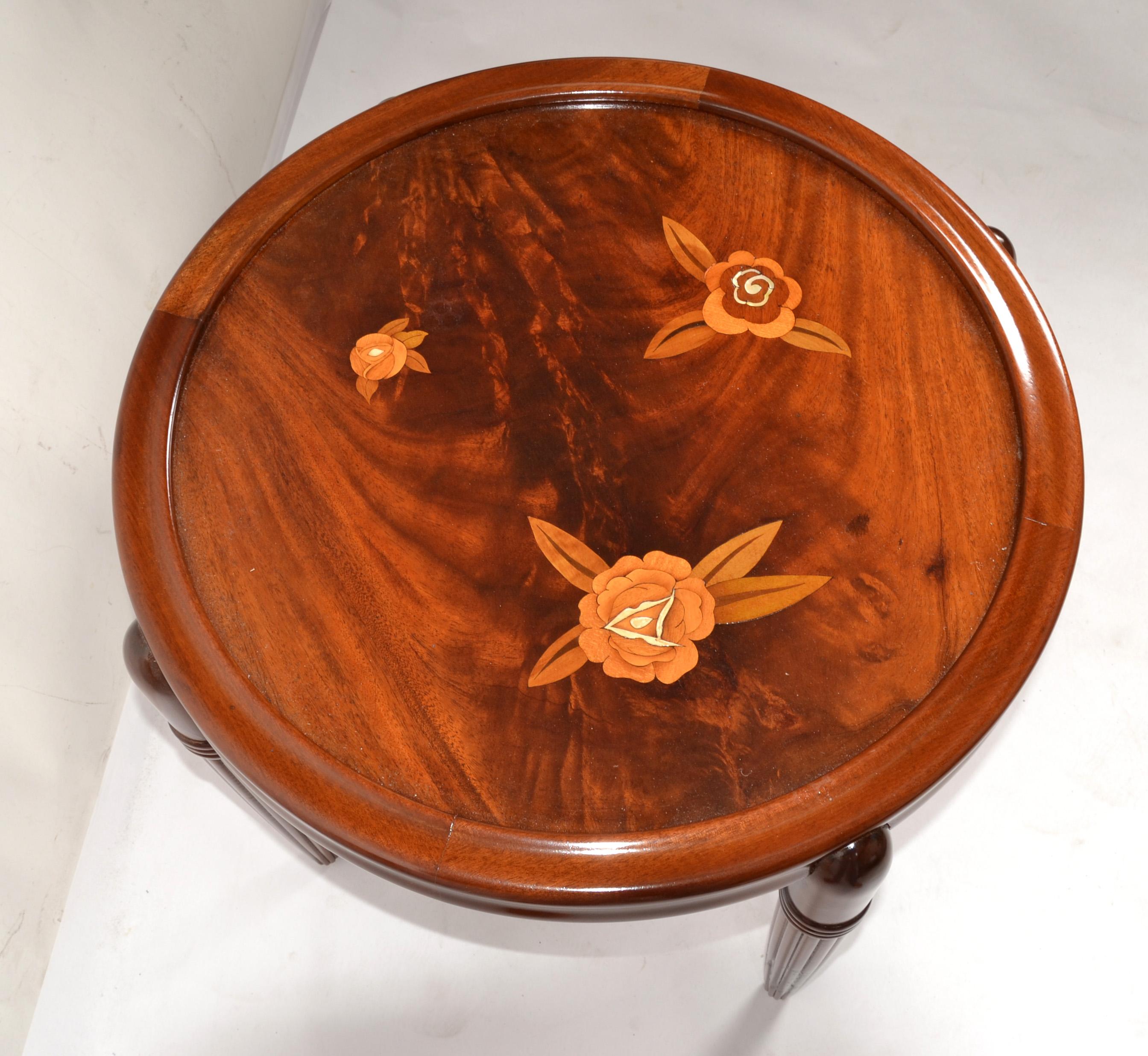 30er Jahre Art Deco Französisch Jules Leleu Runde Intarsien Mahagoni Couchtisch verjüngte Beine im Angebot 8