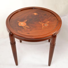 Tavolino da caffè tondo intarsiato in mahagonia con gambe affusolate degli anni '30 Art Deco francese Jules Leleu