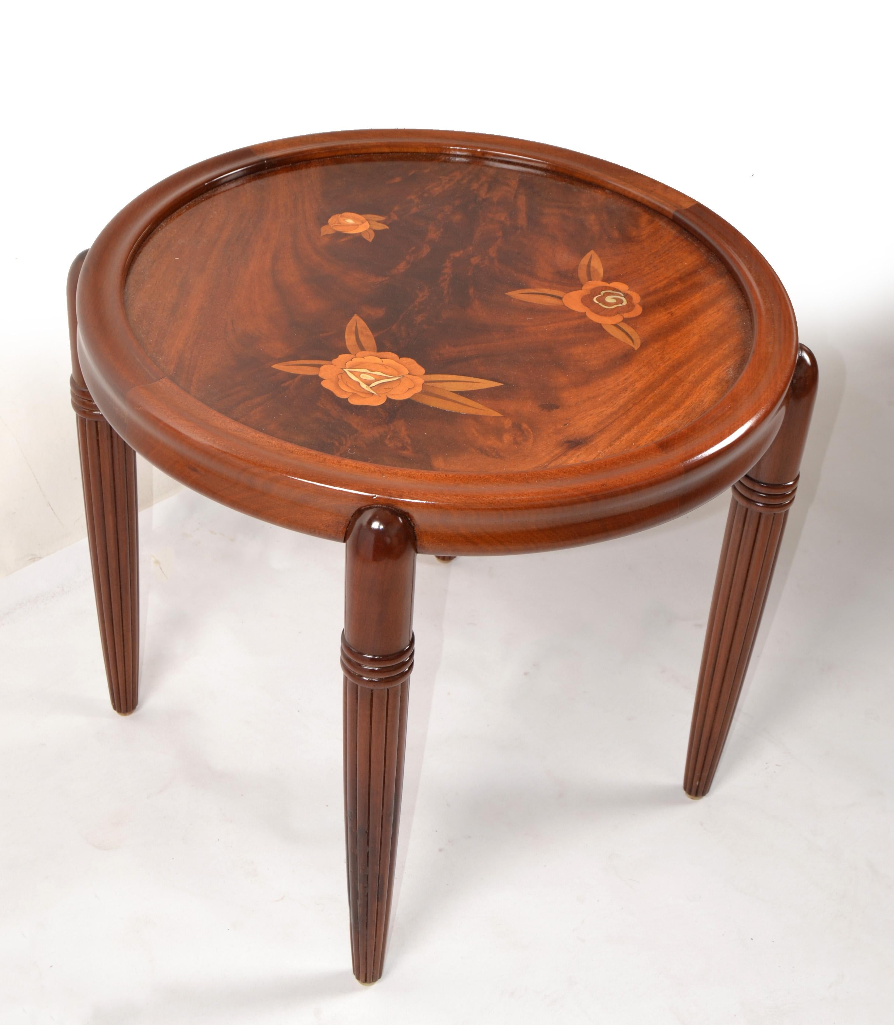 30er Jahre Art Deco Französisch Jules Leleu Runde Intarsien Mahagoni Couchtisch verjüngte Beine im Angebot 2