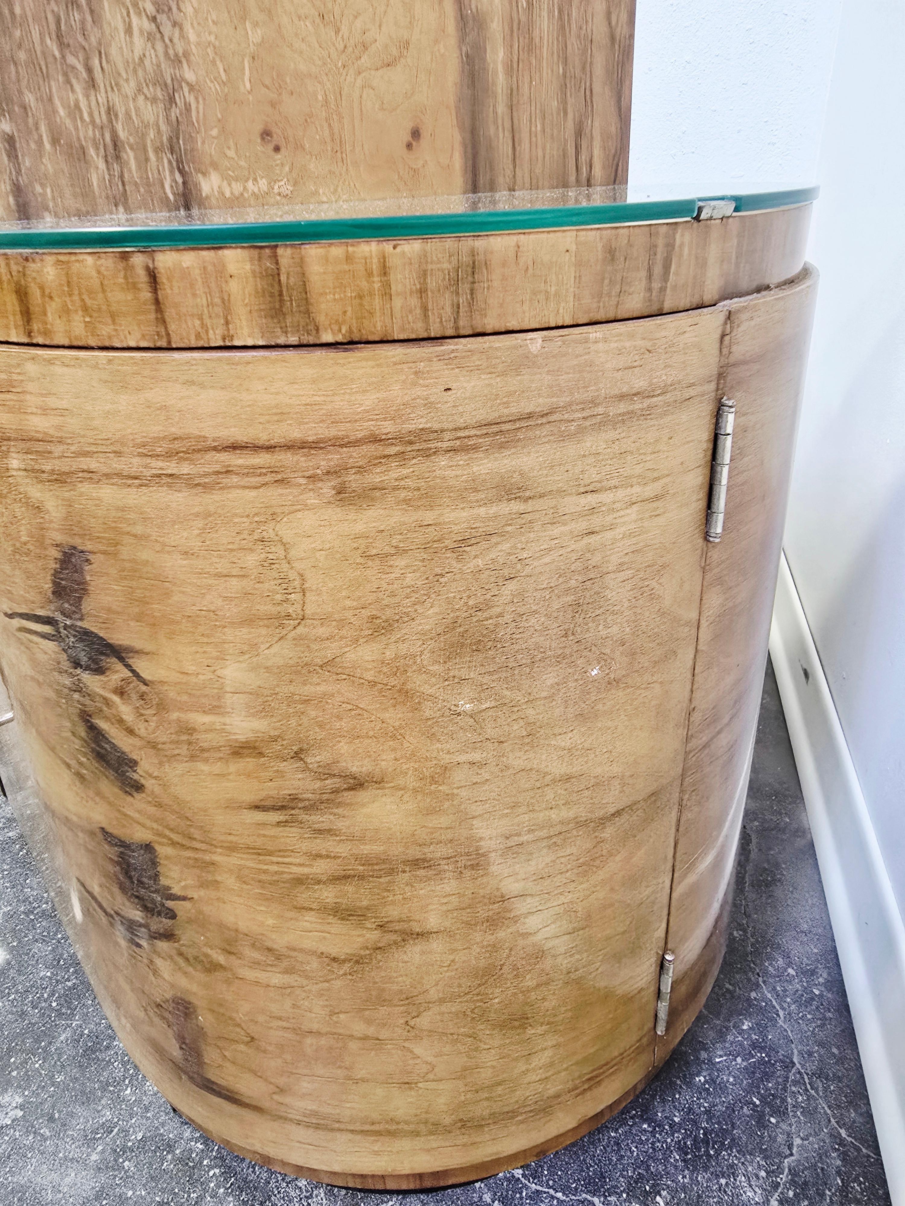 Milieu du XXe siècle Tables de nuit Art Déco années 30 en vente