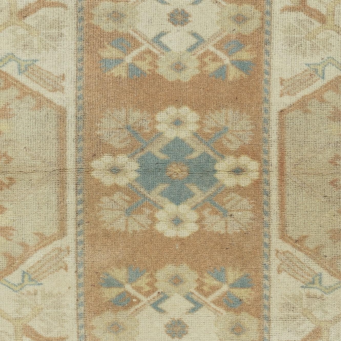 Alfombra de acento Milas (Melas) vintage hecha a mano de lana 100%, 30x48 pulg. Anudado a mano en venta