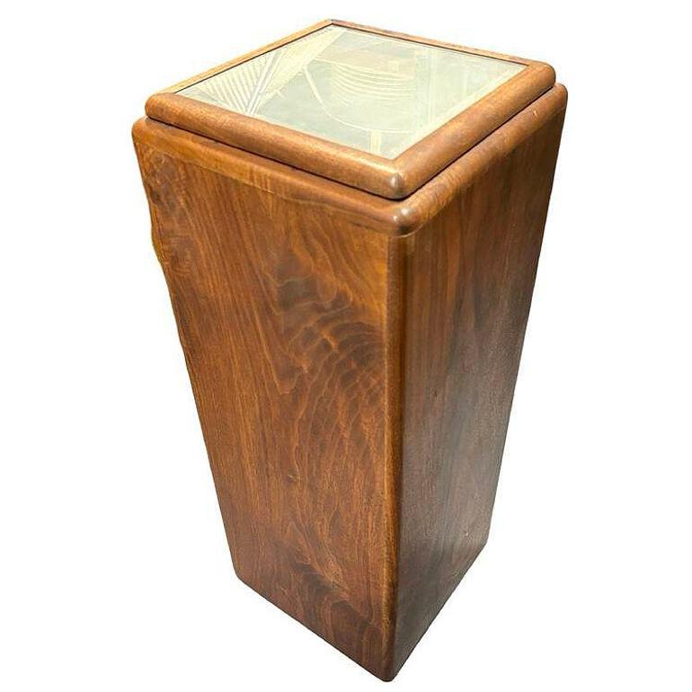Art Déco Espositore a piedistallo scolpito in noce nero Art Deco da 31