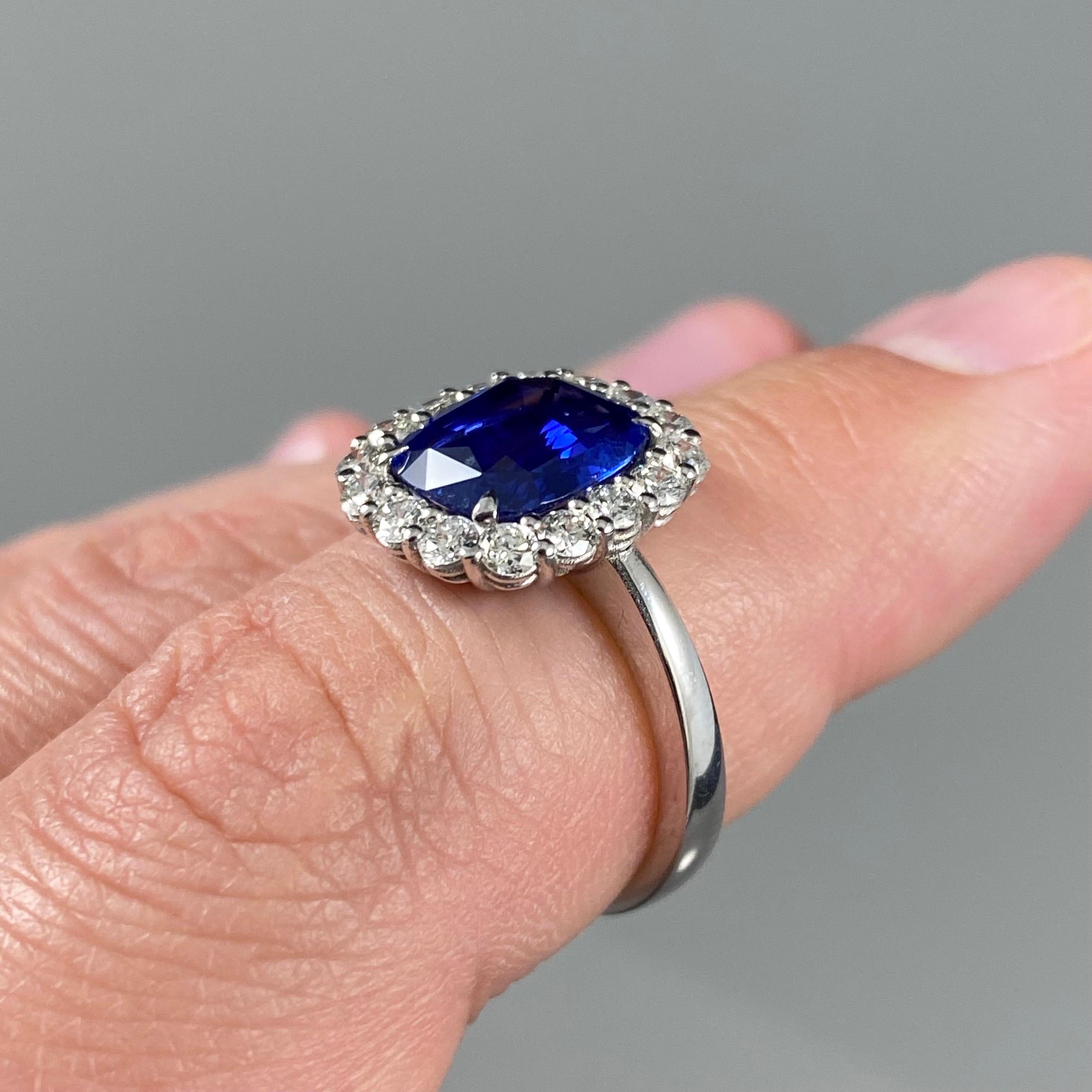 Women's or Men's 3.1 Carat Cornflower Blue Sapphire Diamond Cluster Engagement Ring White Gold