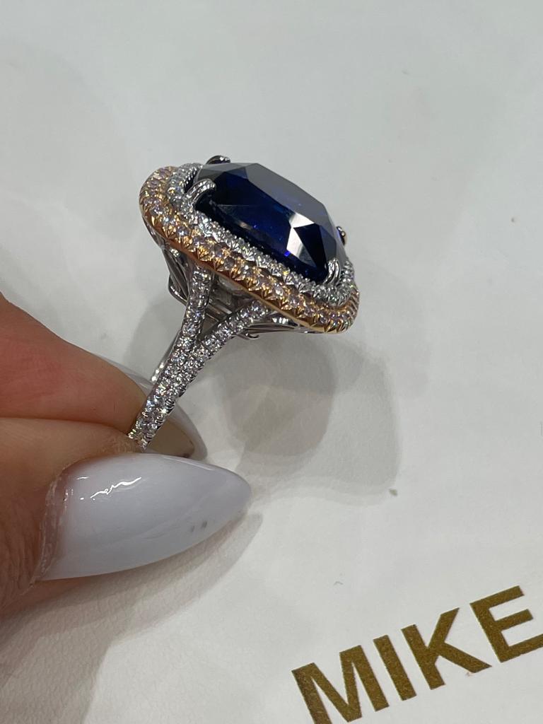 31 Carat Cushion Cut Blue Sapphire Ring Certified For Sale 1