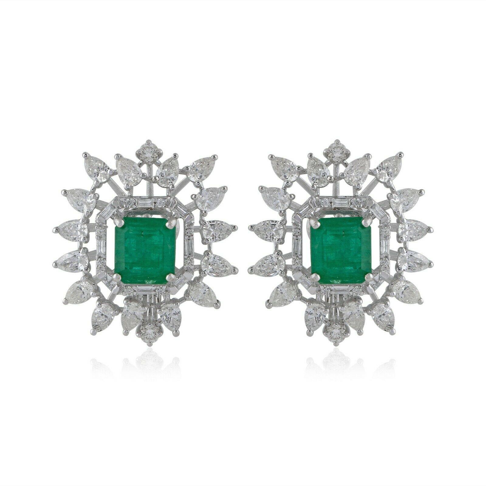 3.1 Karat Diamant 3,87 Karat Smaragd 14 Karat Gold Starburst-Ohrringe (Gemischter Schliff) im Angebot