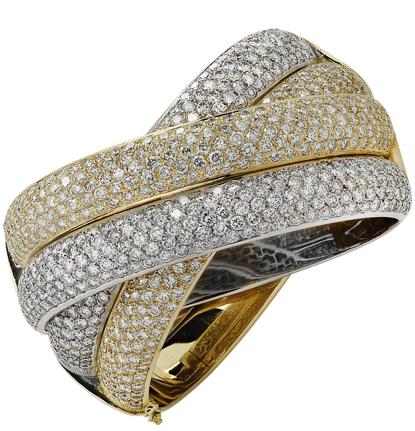 31 Carat Diamond Italian X Bangle Bracelet In Excellent Condition For Sale In Miami, FL