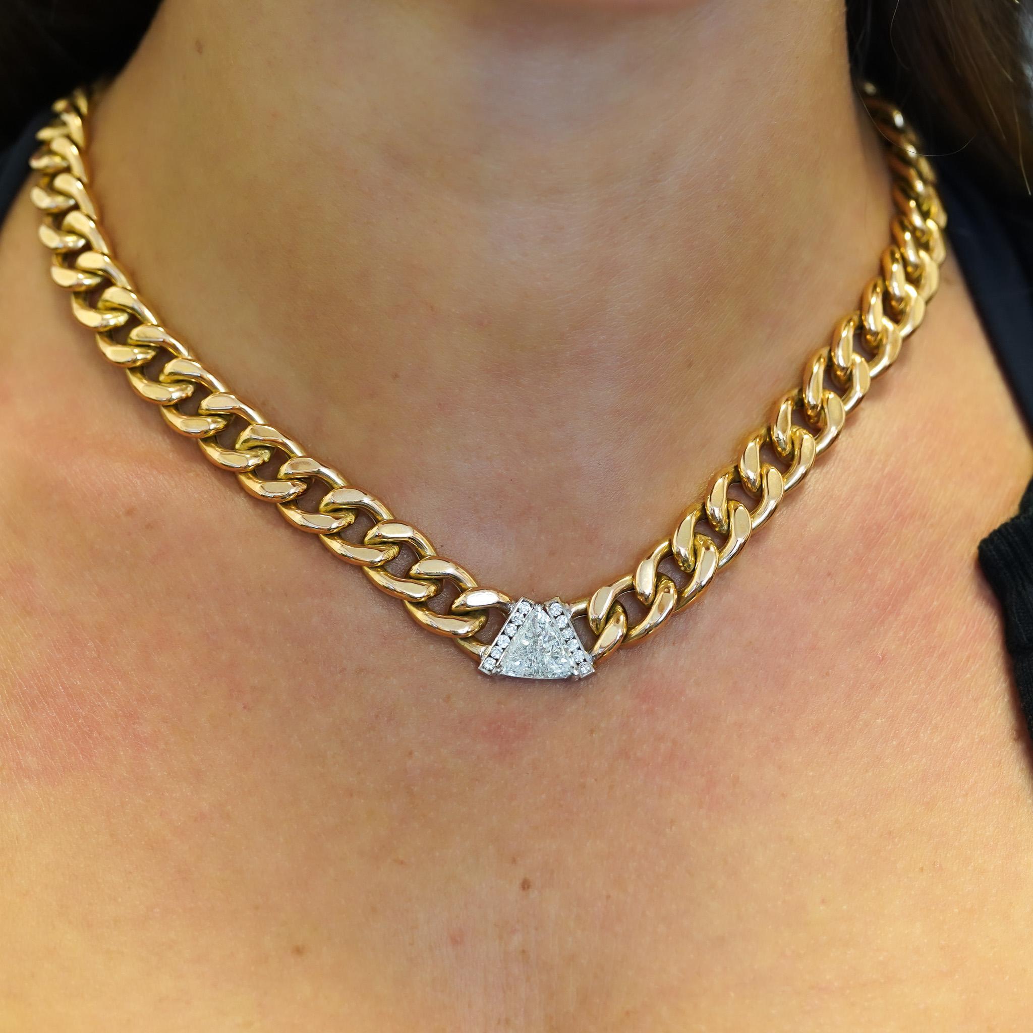 Taglio trillion Collana a girocollo con catena cubana in oro 14K con diamante Trillion da 3,1 carati in vendita