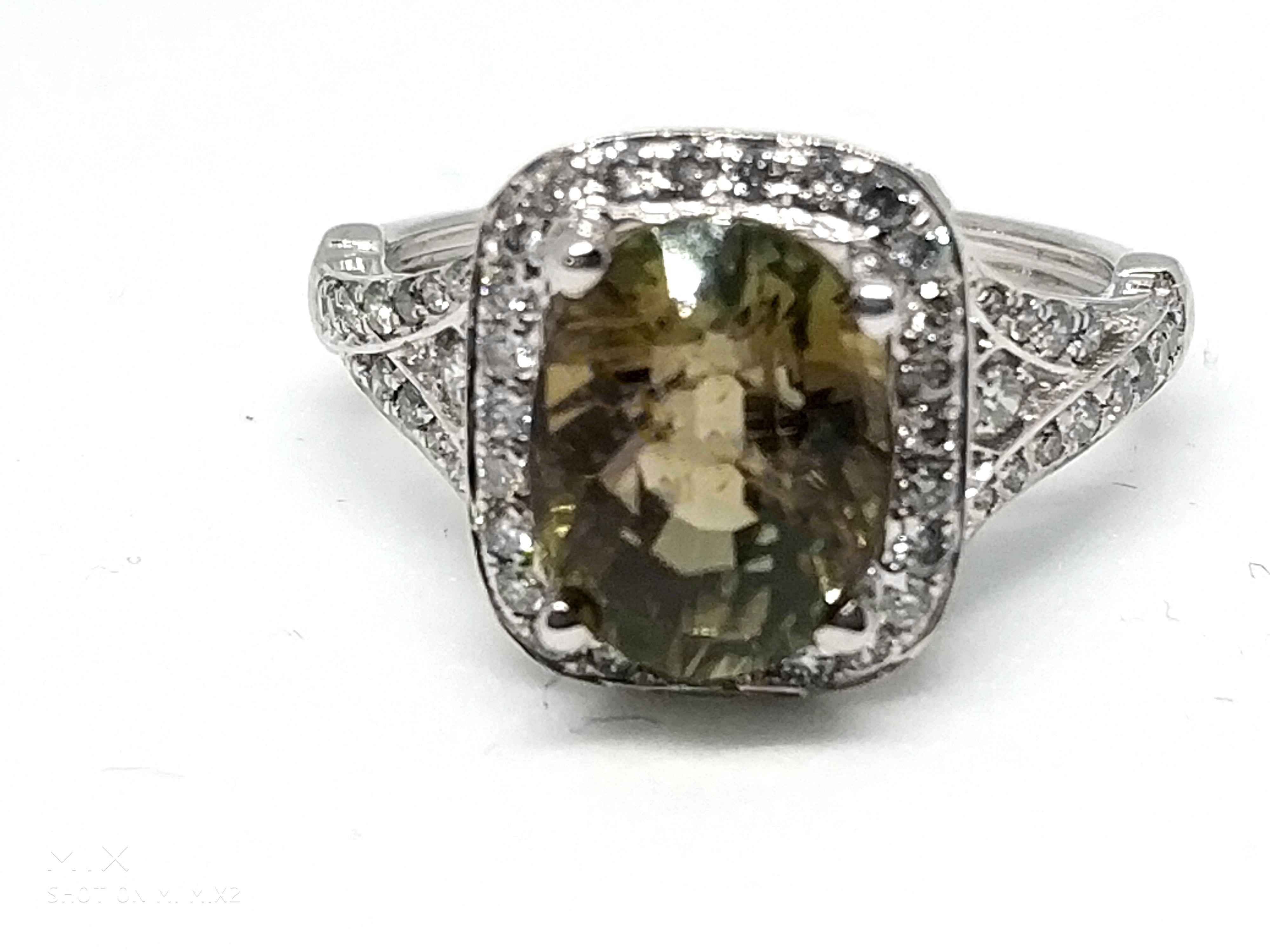 3.1 Carat Green Tourmaline and 1.5 Carat Diamond Ring For Sale 1