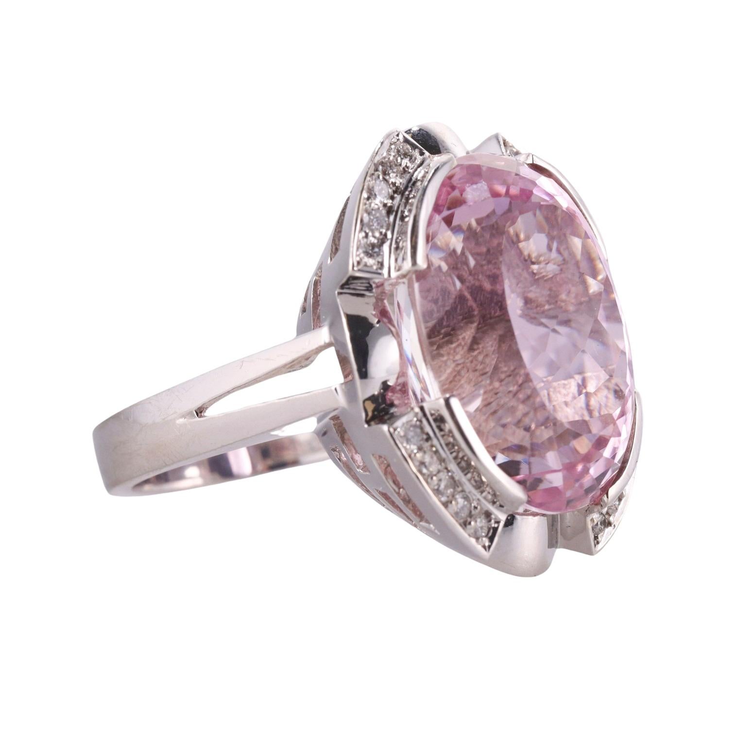 Oval Cut 31 Carat Kunzite Gold Diamond Cocktail Ring For Sale