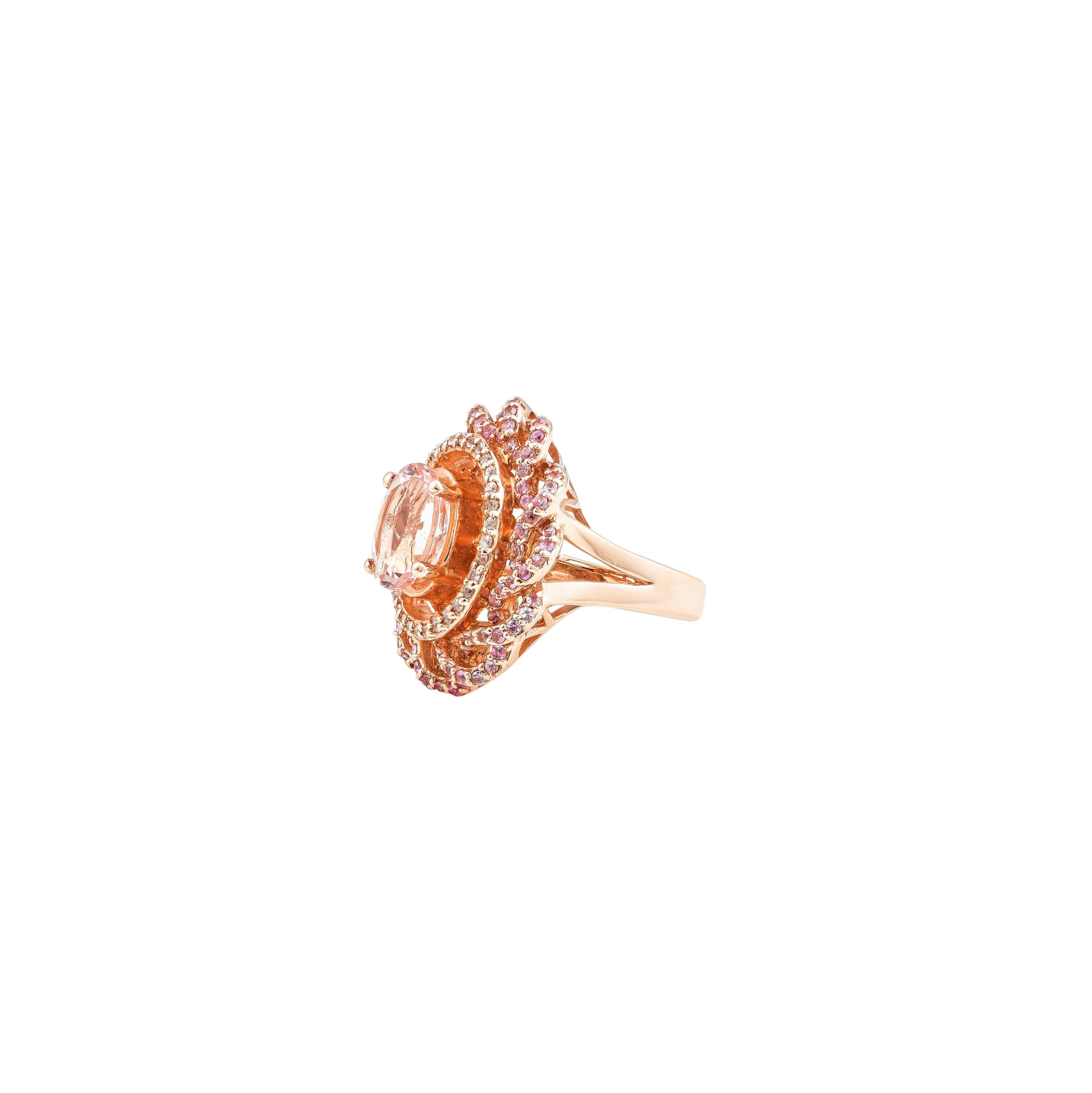 Contemporary 3.1 Carat Morganite and Diamond Ring in 18 Karat Rose Gold For Sale
