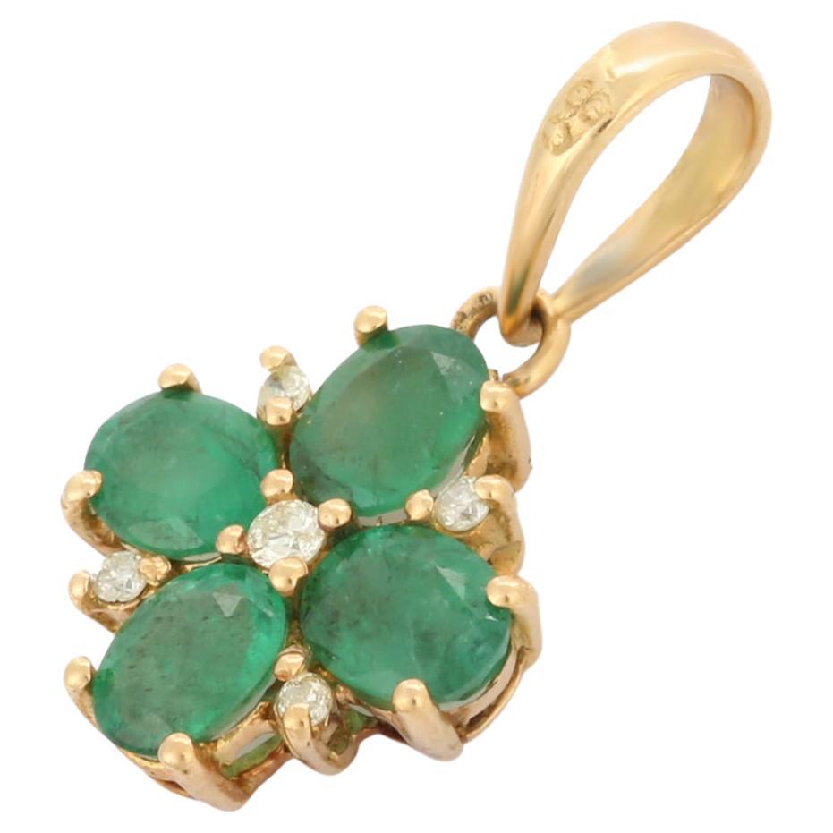 3.1 Carat Oval Cut Emerald Pendant Necklace in 18K Yellow Gold with Diamond For Sale