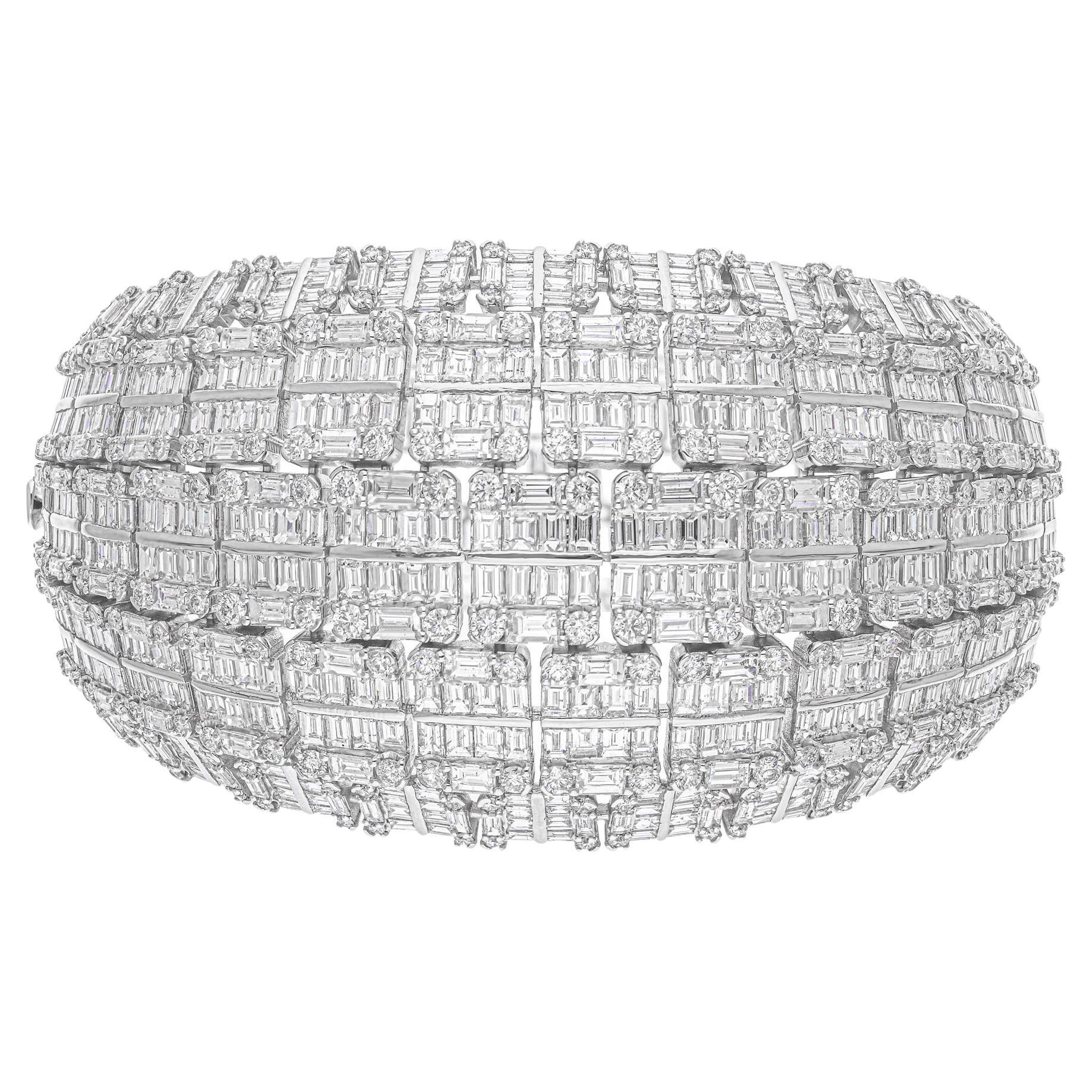31 Carat SI/H Round Baguette Diamond 14 Karat White Gold Bangle Bracelet