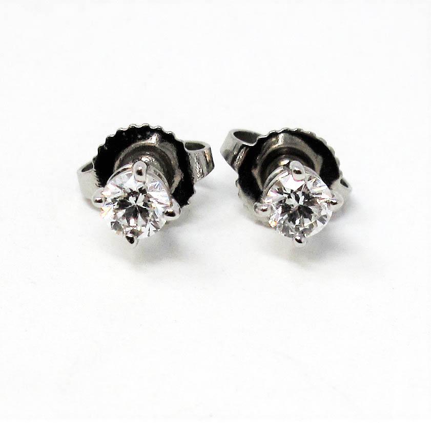 Women's or Men's .31 Carat Tiffany & Co. Round Brilliant Solitaire Diamond Platinum Stud Earrings