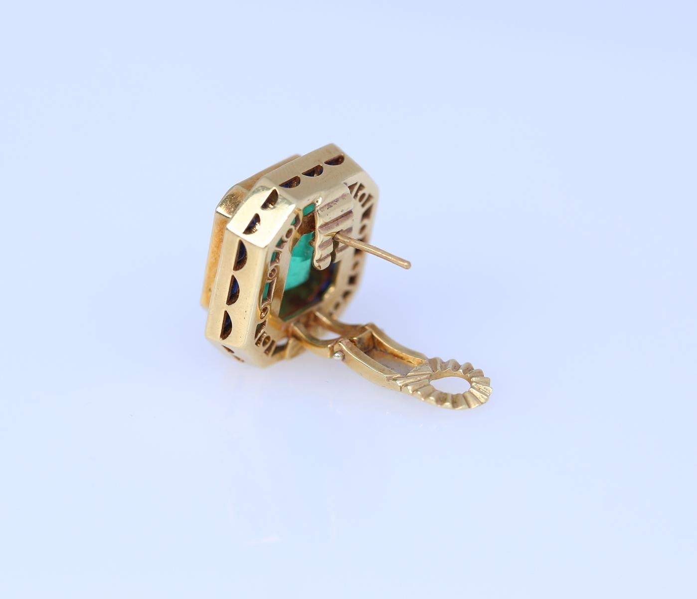 31 Ct Emerald Sapphire Earrings Yellow Gold Certified, 1975 For Sale 6